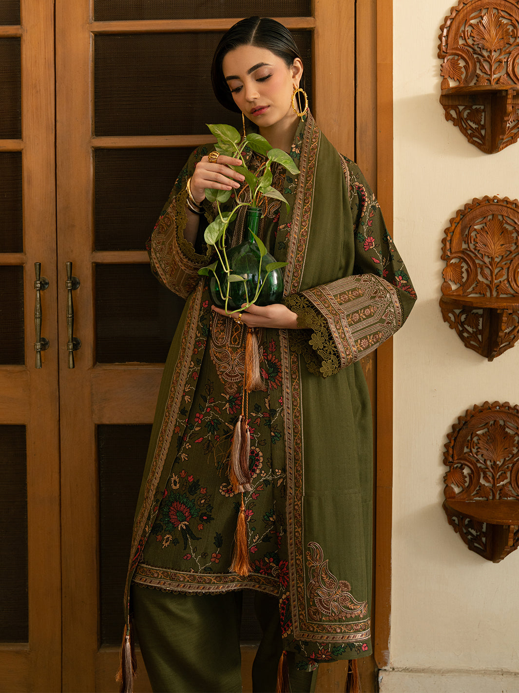 Bin Ilyas | Gulrukh Khaddar 25 | 67-B