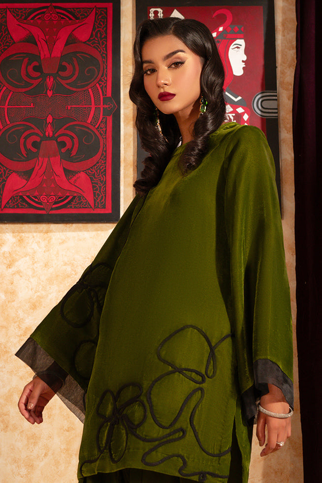 Fozia Khalid | Velvet Deck | Clover