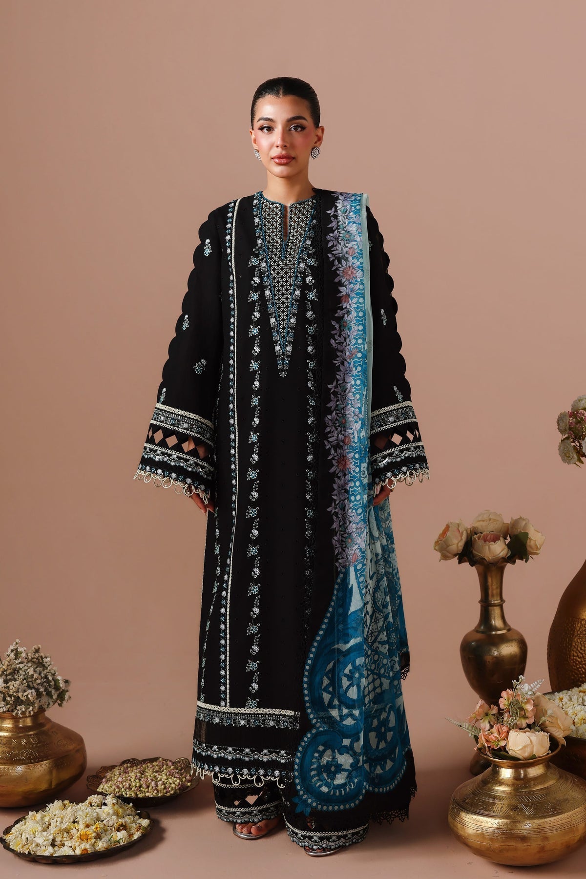 Akbar Aslam | Elan Luxury Lawn 26 | Armina