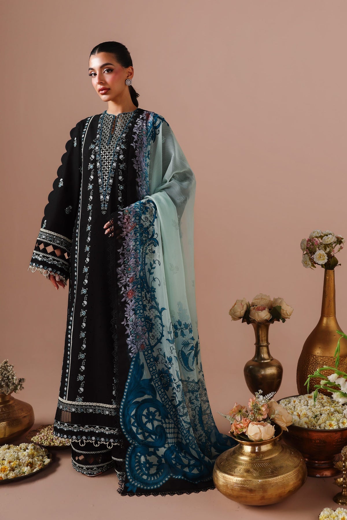 Akbar Aslam | Elan Luxury Lawn 26 | Armina