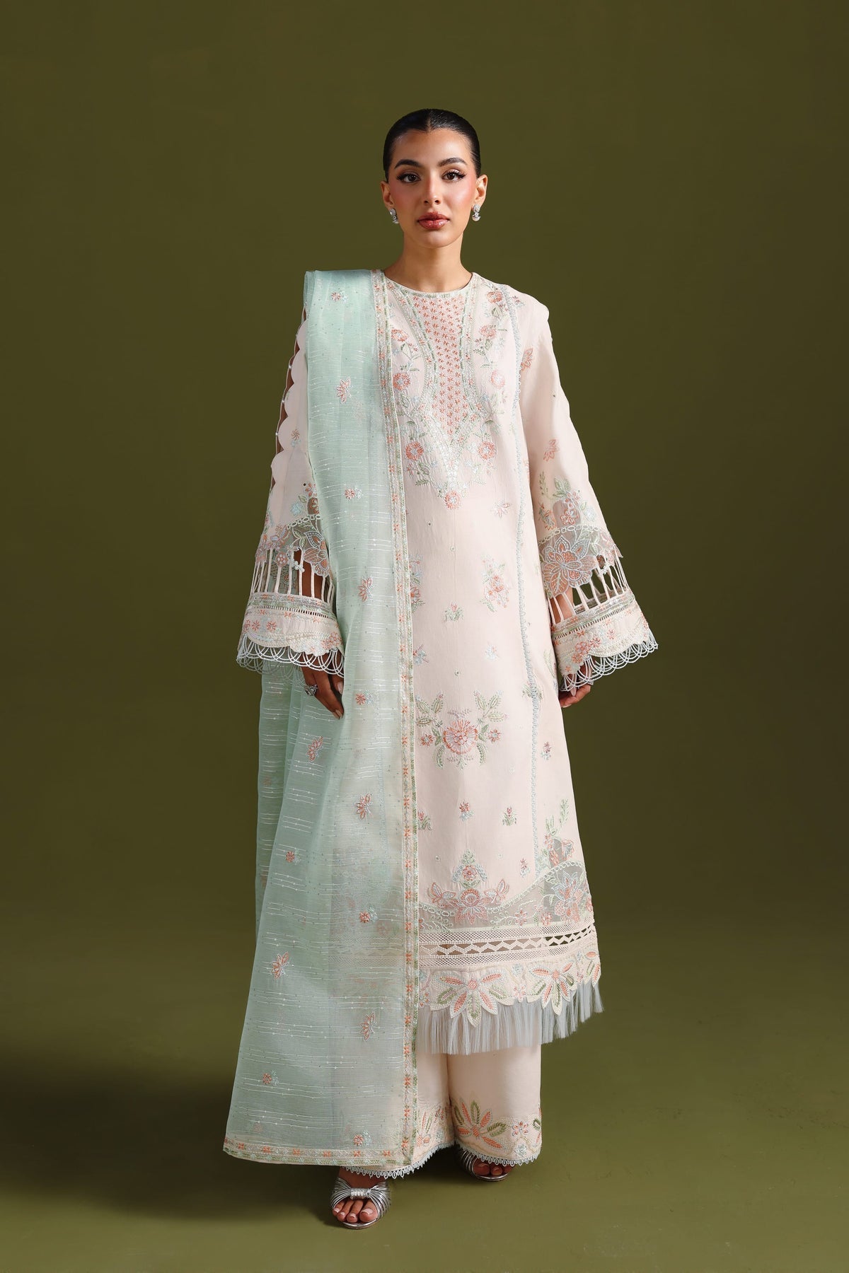 Akbar Aslam | Elan Luxury Lawn 26 | Naazi