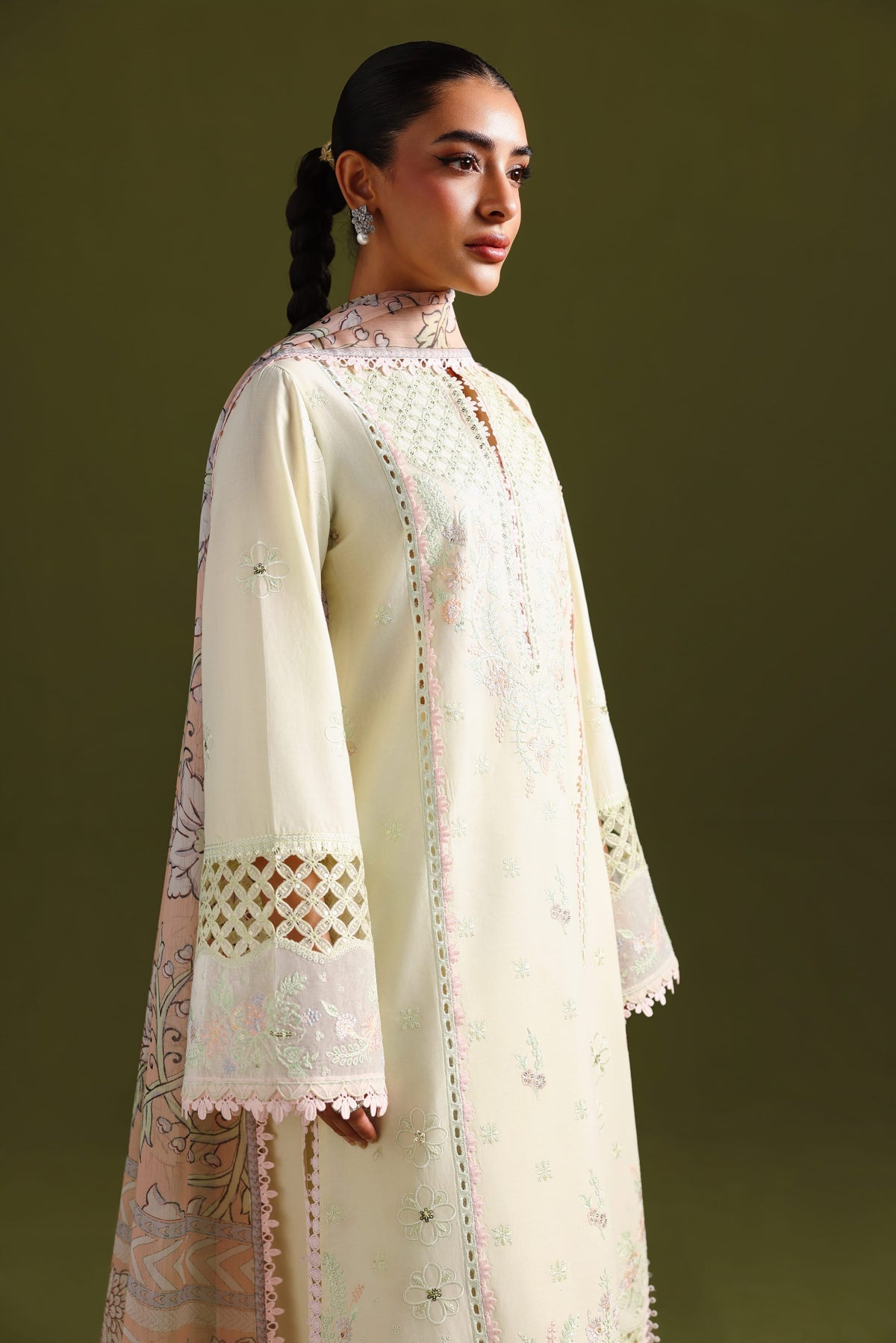 Akbar Aslam | Elan Luxury Lawn 26 | Nayara