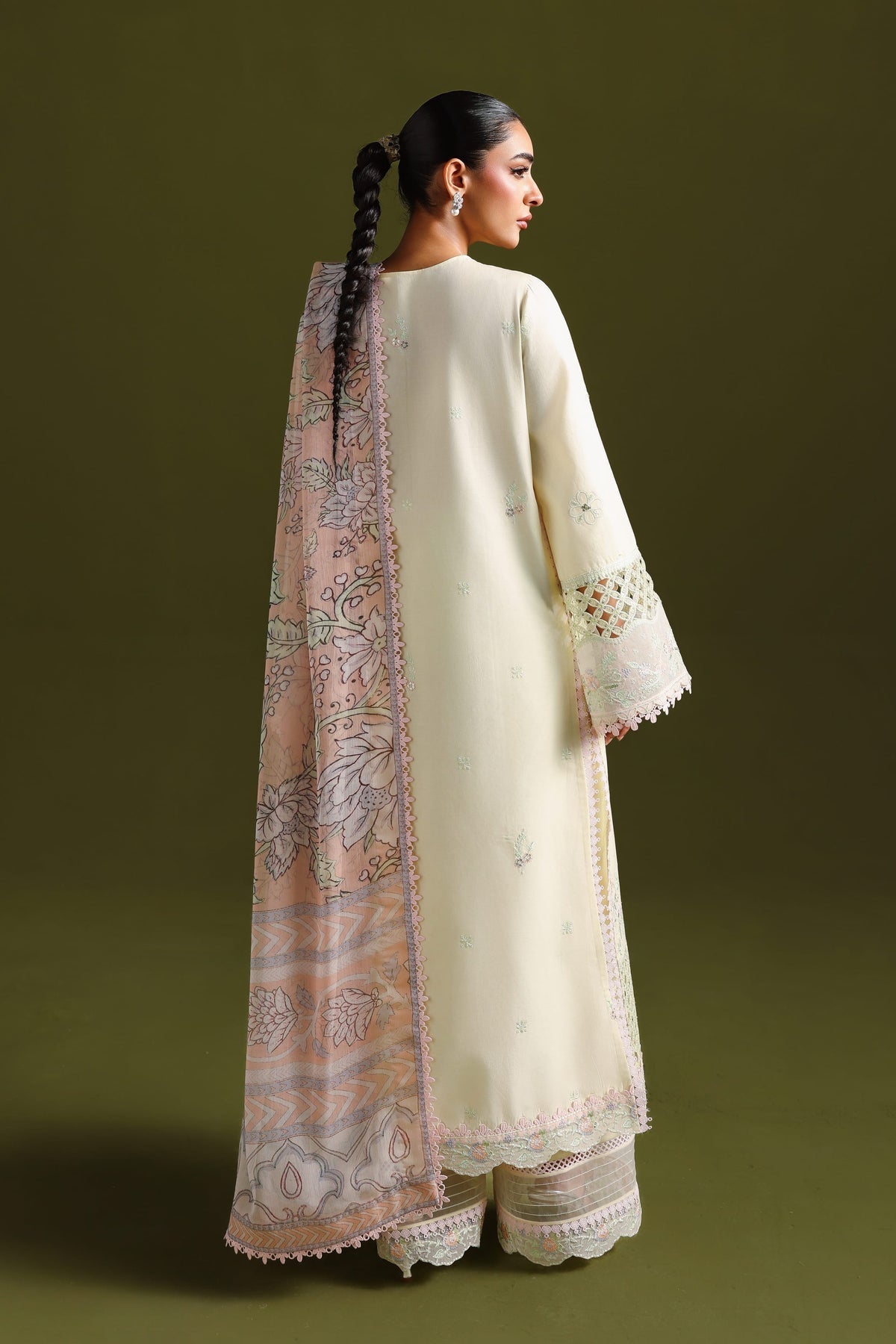 Akbar Aslam | Elan Luxury Lawn 26 | Nayara