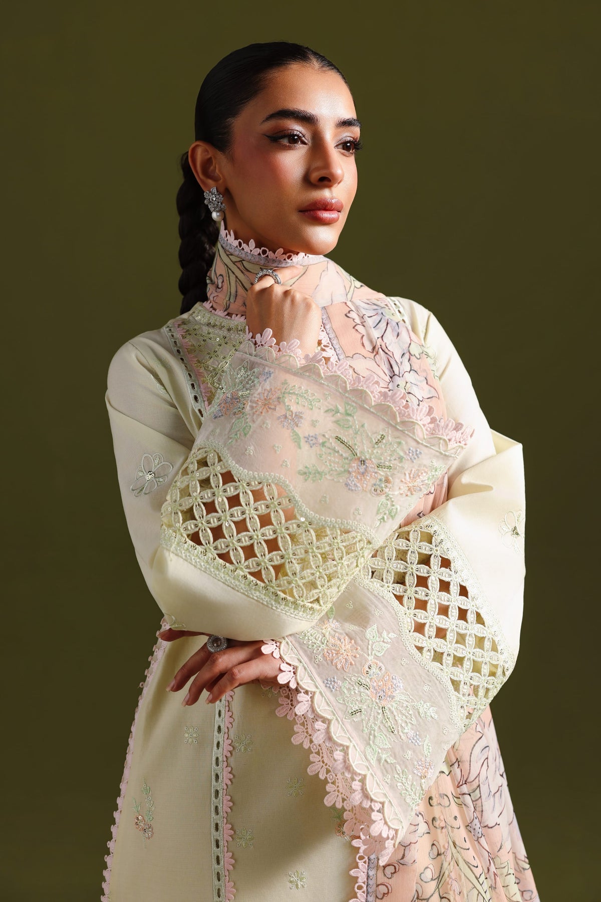 Akbar Aslam | Elan Luxury Lawn 26 | Nayara