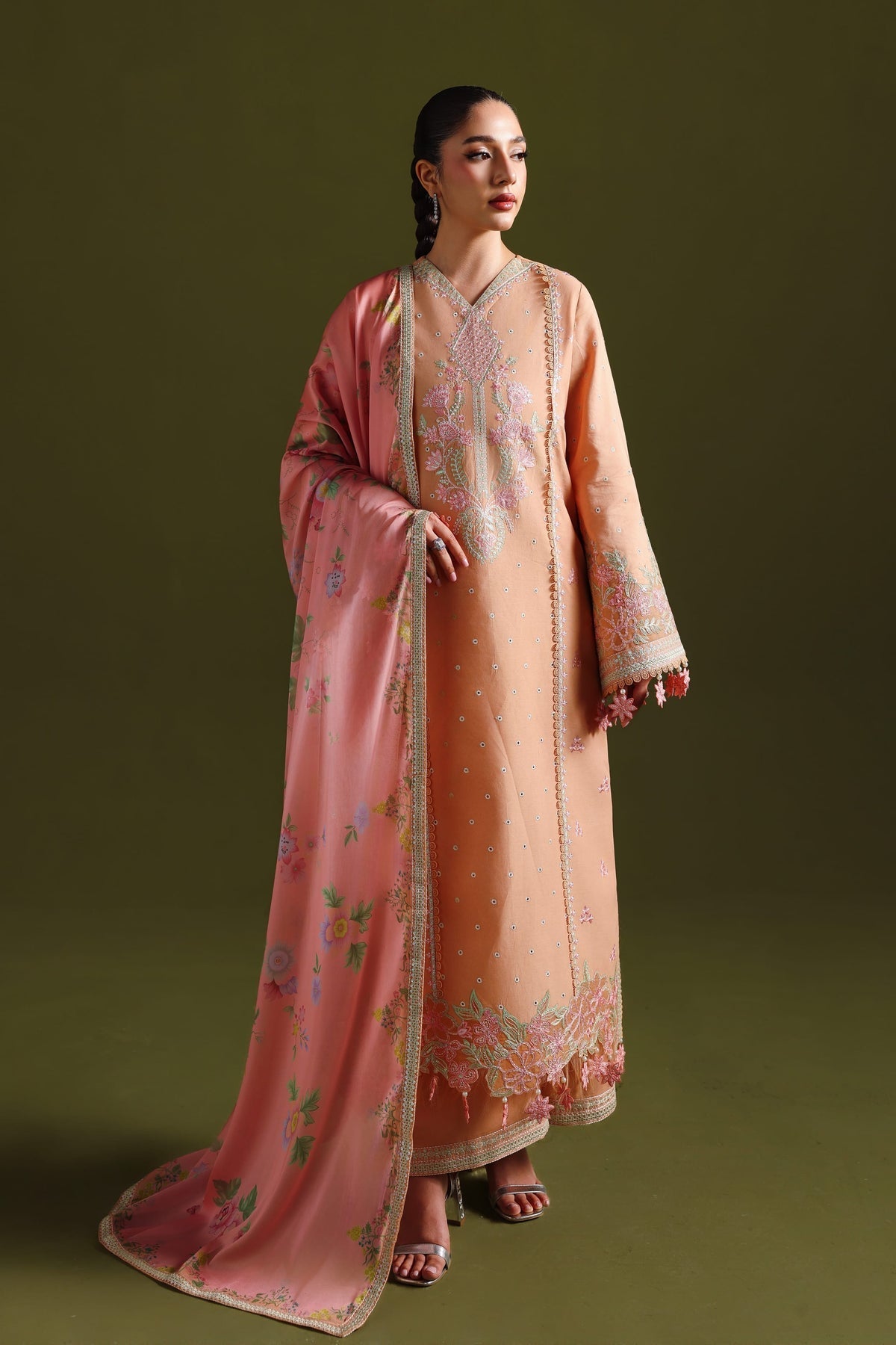 Akbar Aslam | Elan Luxury Lawn 26 | Aaralyn