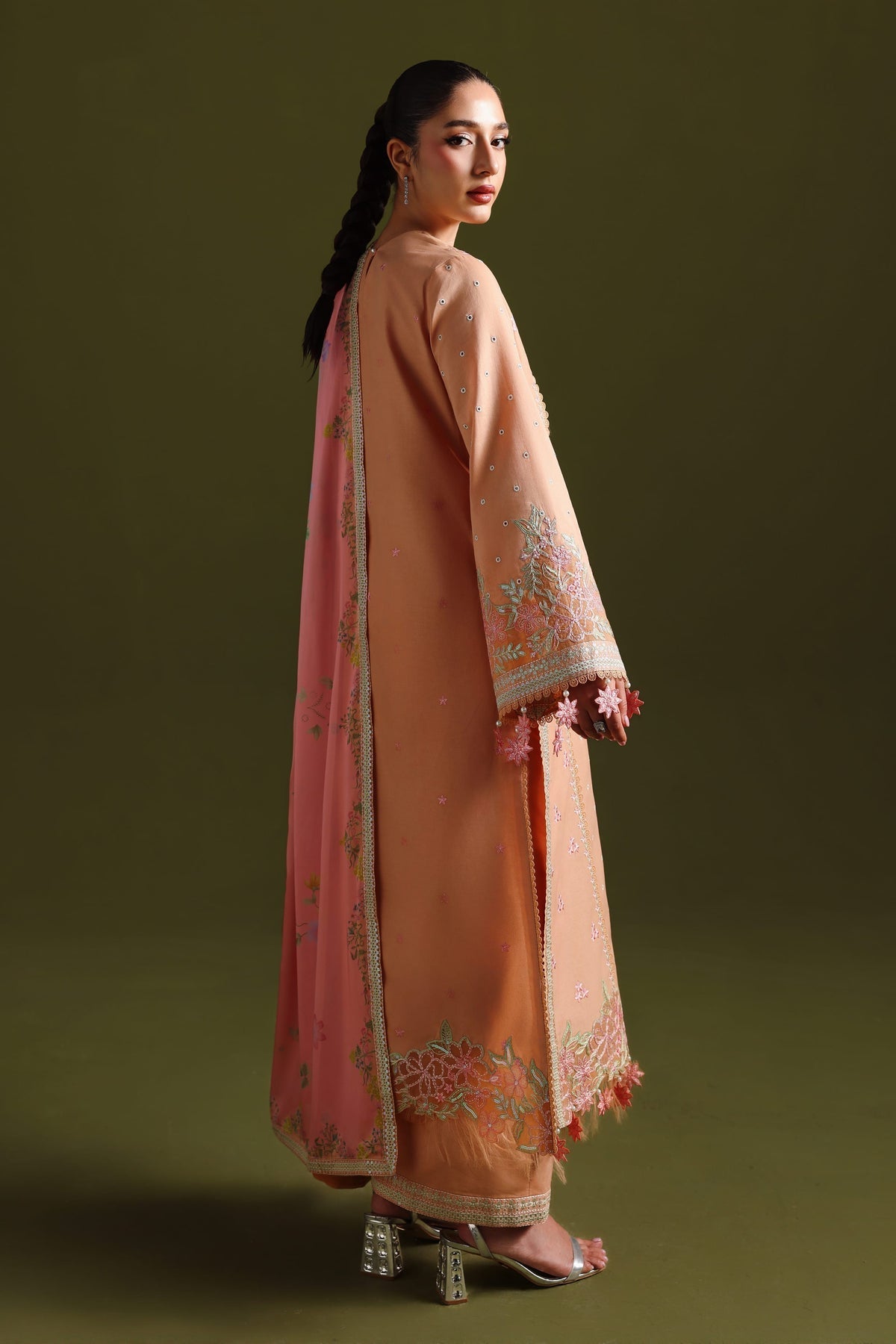 Akbar Aslam | Elan Luxury Lawn 26 | Aaralyn