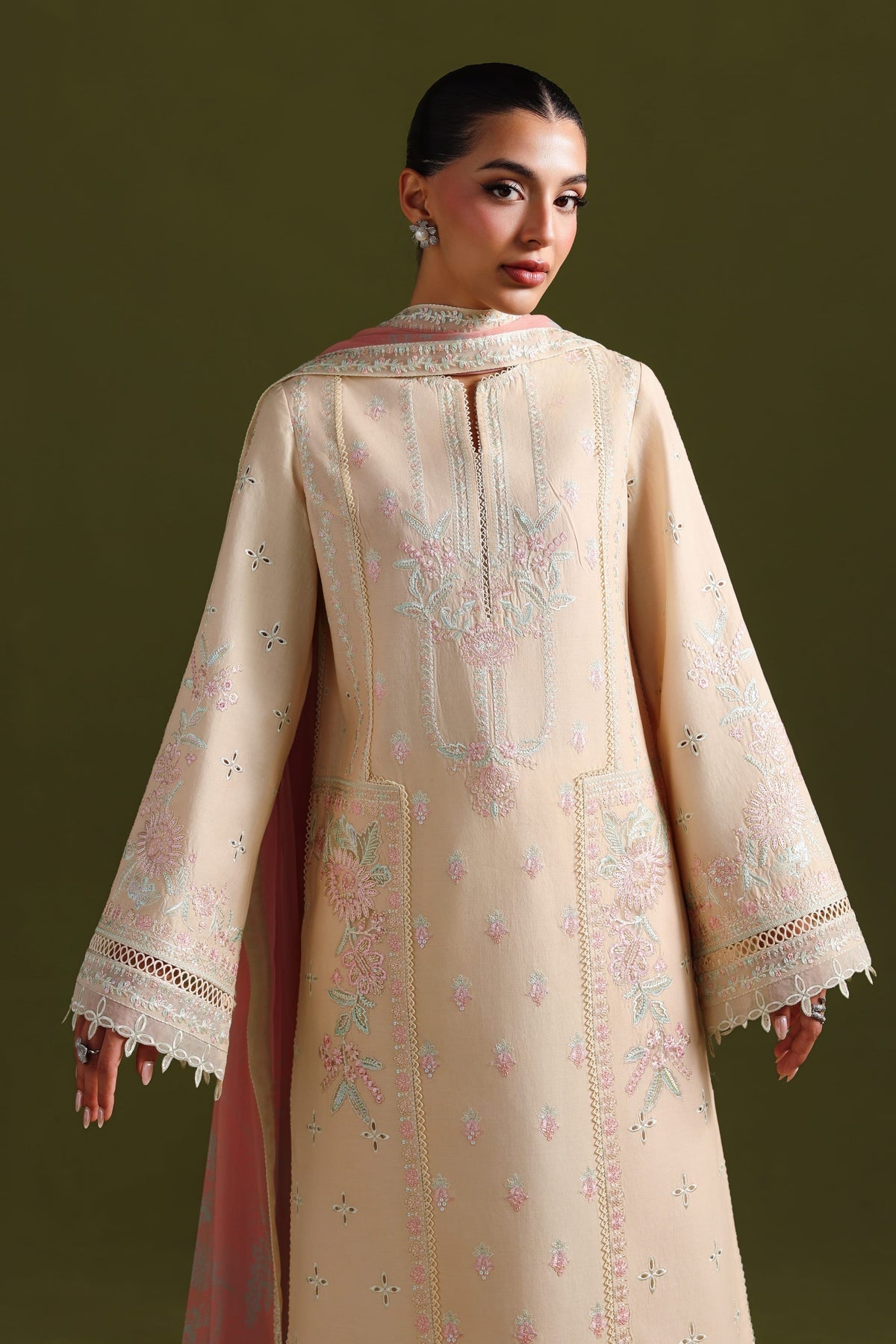Akbar Aslam | Elan Luxury Lawn 26 | Esmira