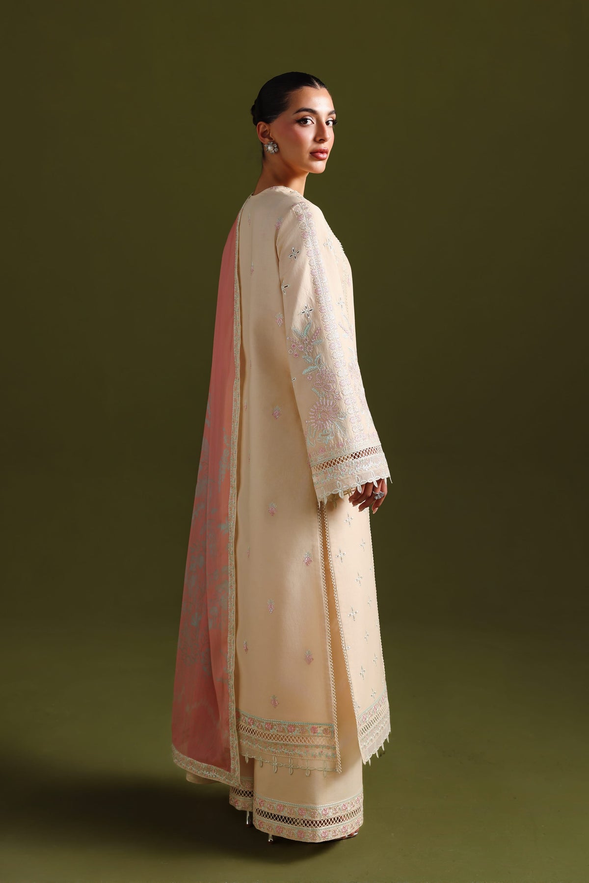 Akbar Aslam | Elan Luxury Lawn 26 | Esmira