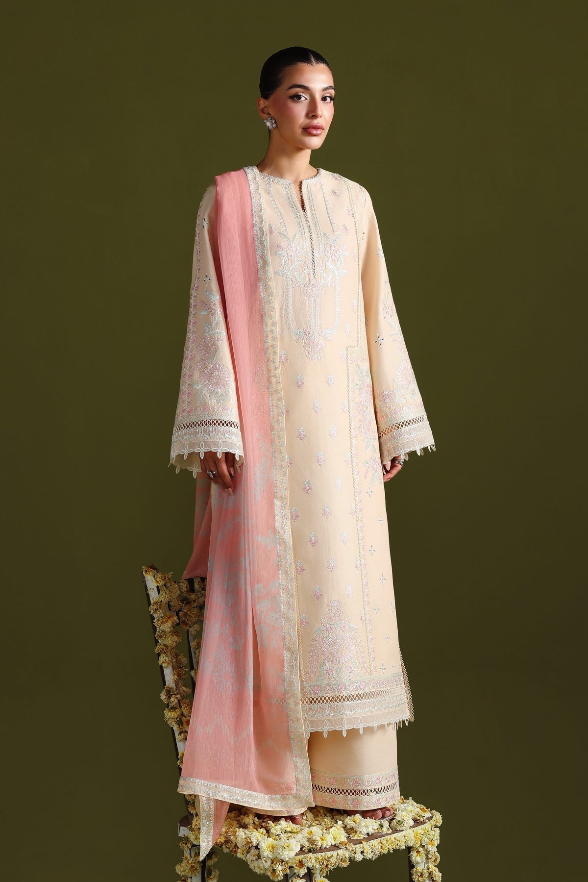 Akbar Aslam | Elan Luxury Lawn 26 | Esmira