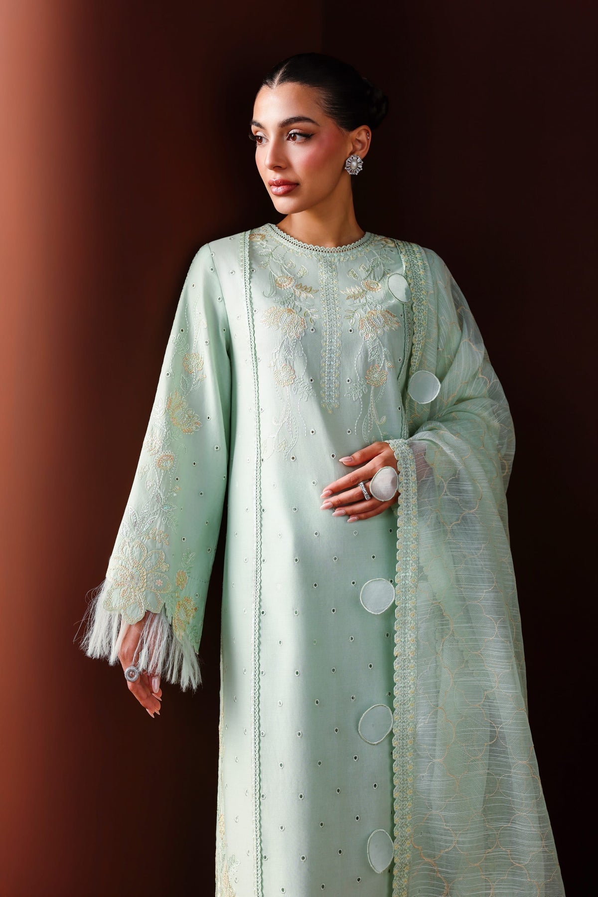 Akbar Aslam | Elan Luxury Lawn 26 | Qamari