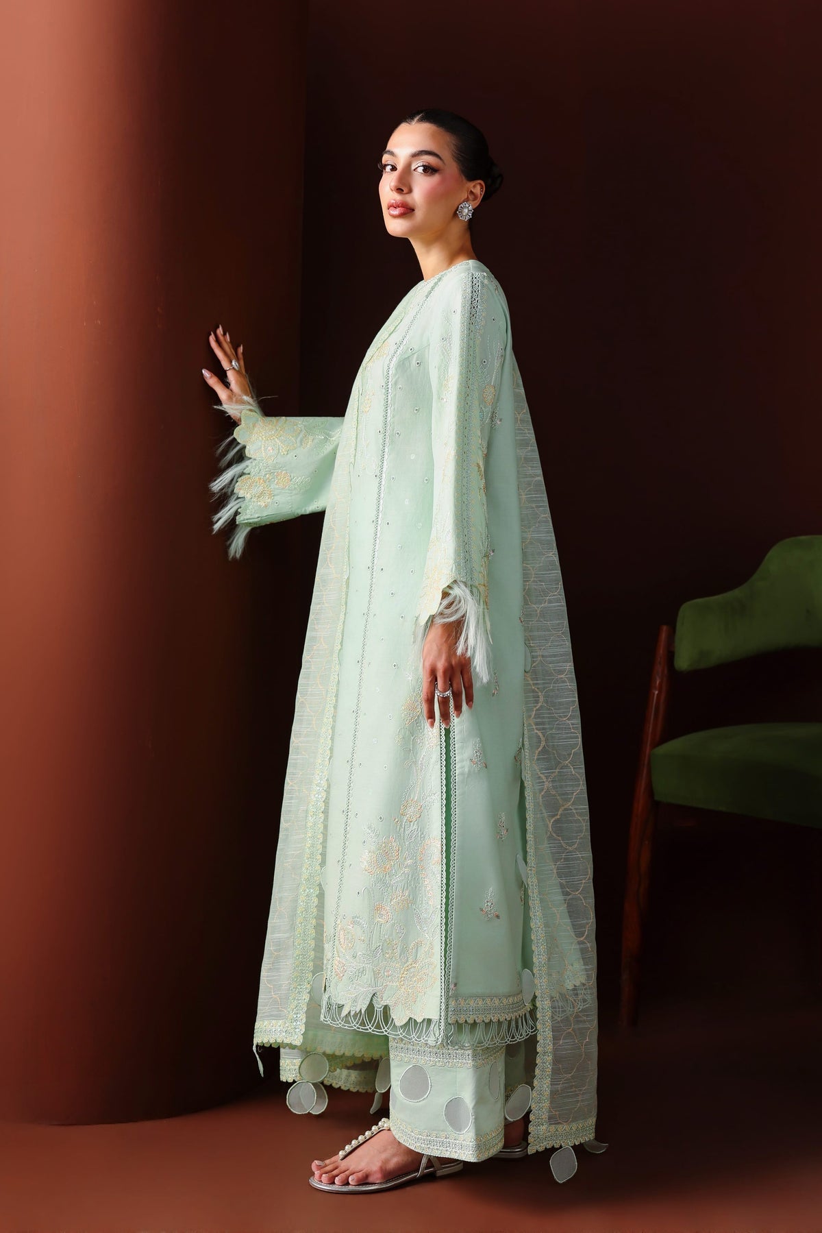 Akbar Aslam | Elan Luxury Lawn 26 | Qamari