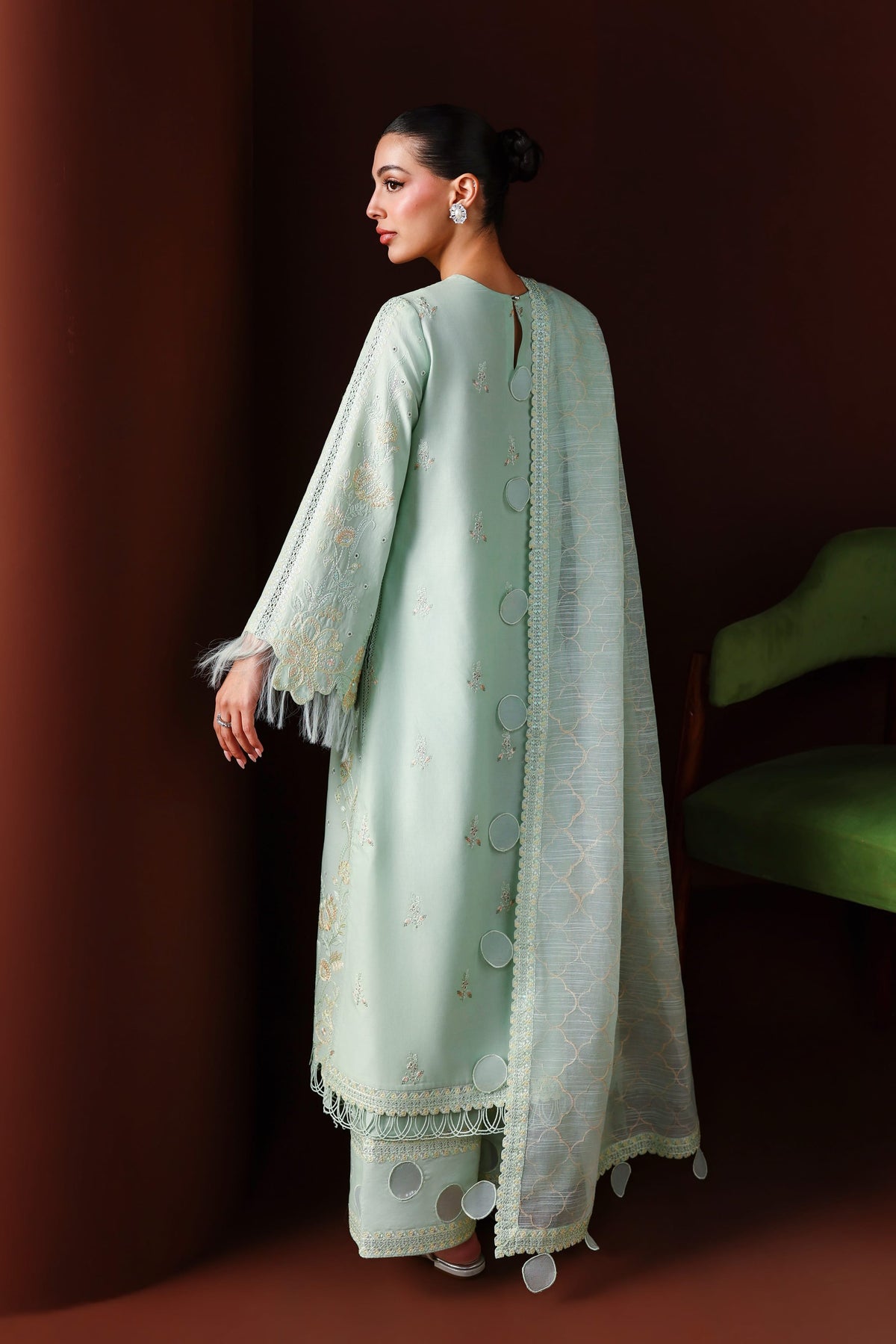Akbar Aslam | Elan Luxury Lawn 26 | Qamari