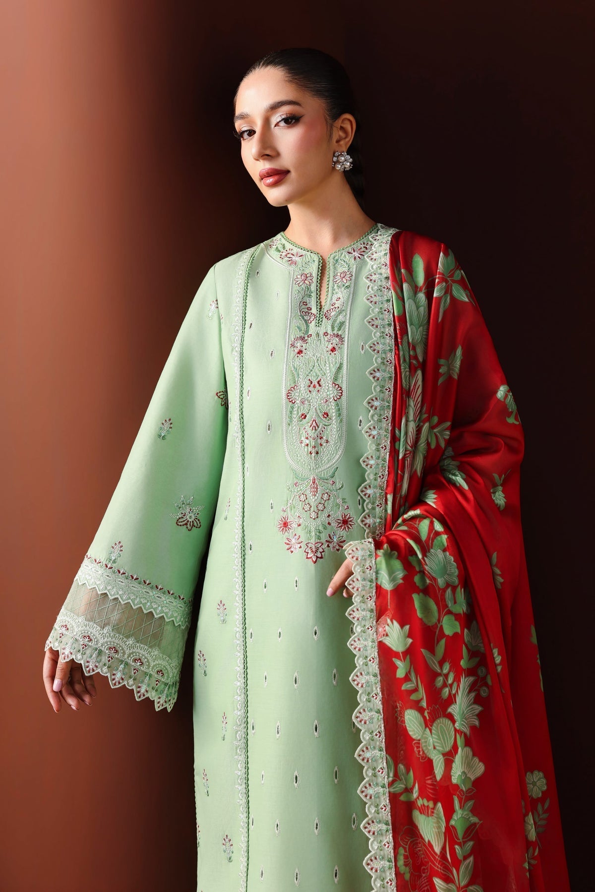 Akbar Aslam | Elan Luxury Lawn 26 | Almira