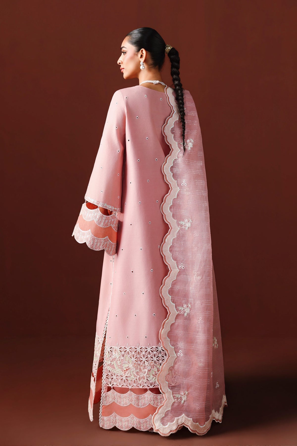 Akbar Aslam | Elan Luxury Lawn 26 | Mehrnaz