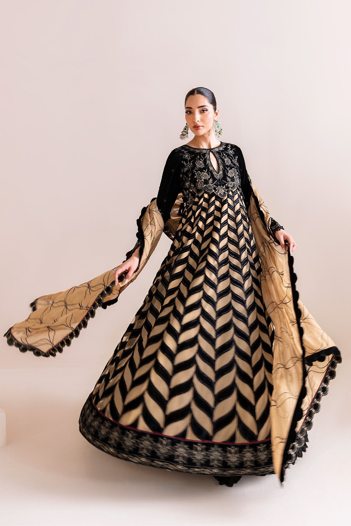 Alizeh | Makhmal Luxury Velvet Edit | Noor Jahan
