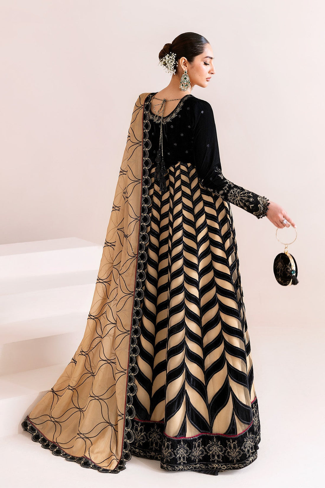 Alizeh | Makhmal Luxury Velvet Edit | Noor Jahan