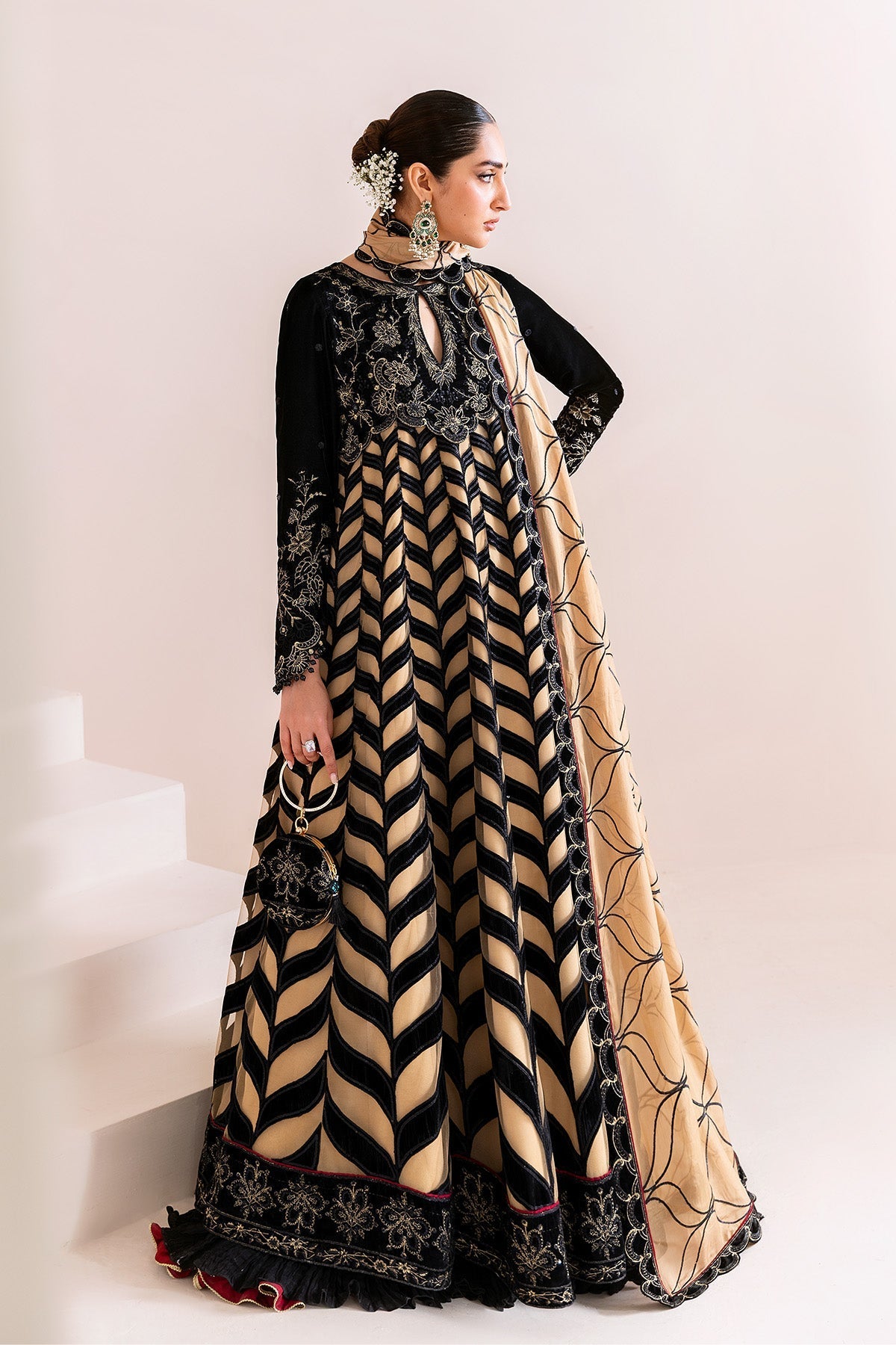 Alizeh | Makhmal Luxury Velvet Edit | Noor Jahan