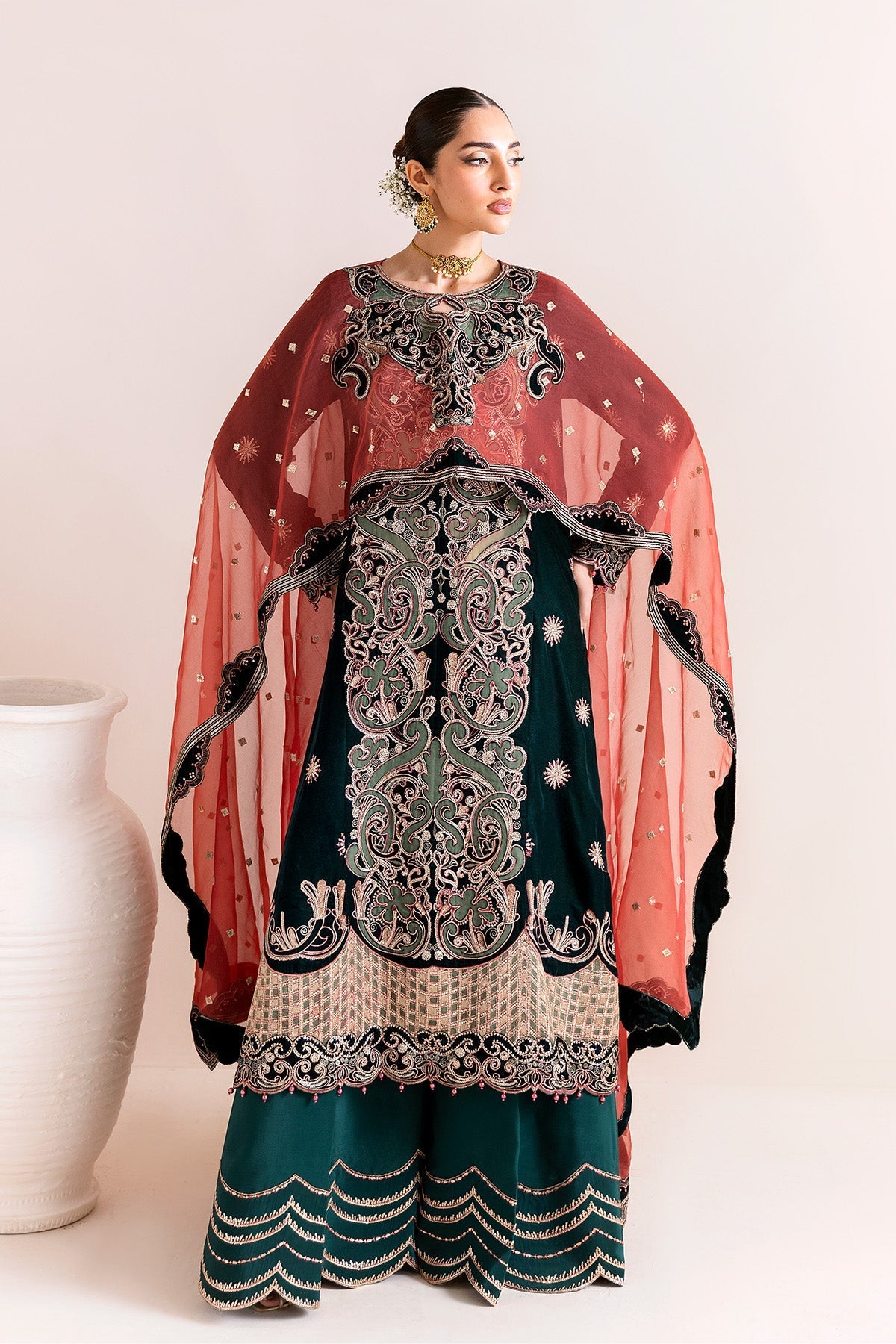 Alizeh | Makhmal Luxury Velvet Edit | Kiswa