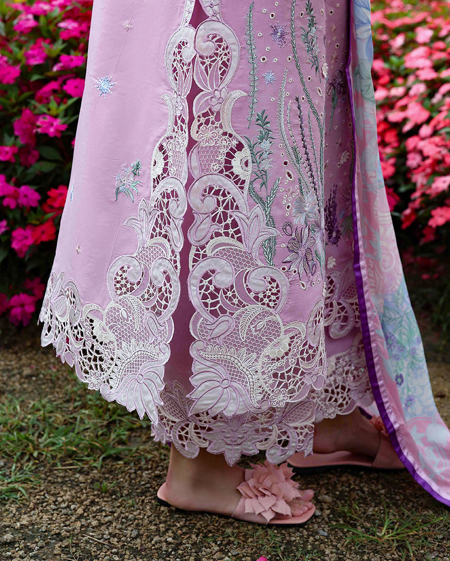 Mushq | The Secret Garden Lawn | Peony Glow