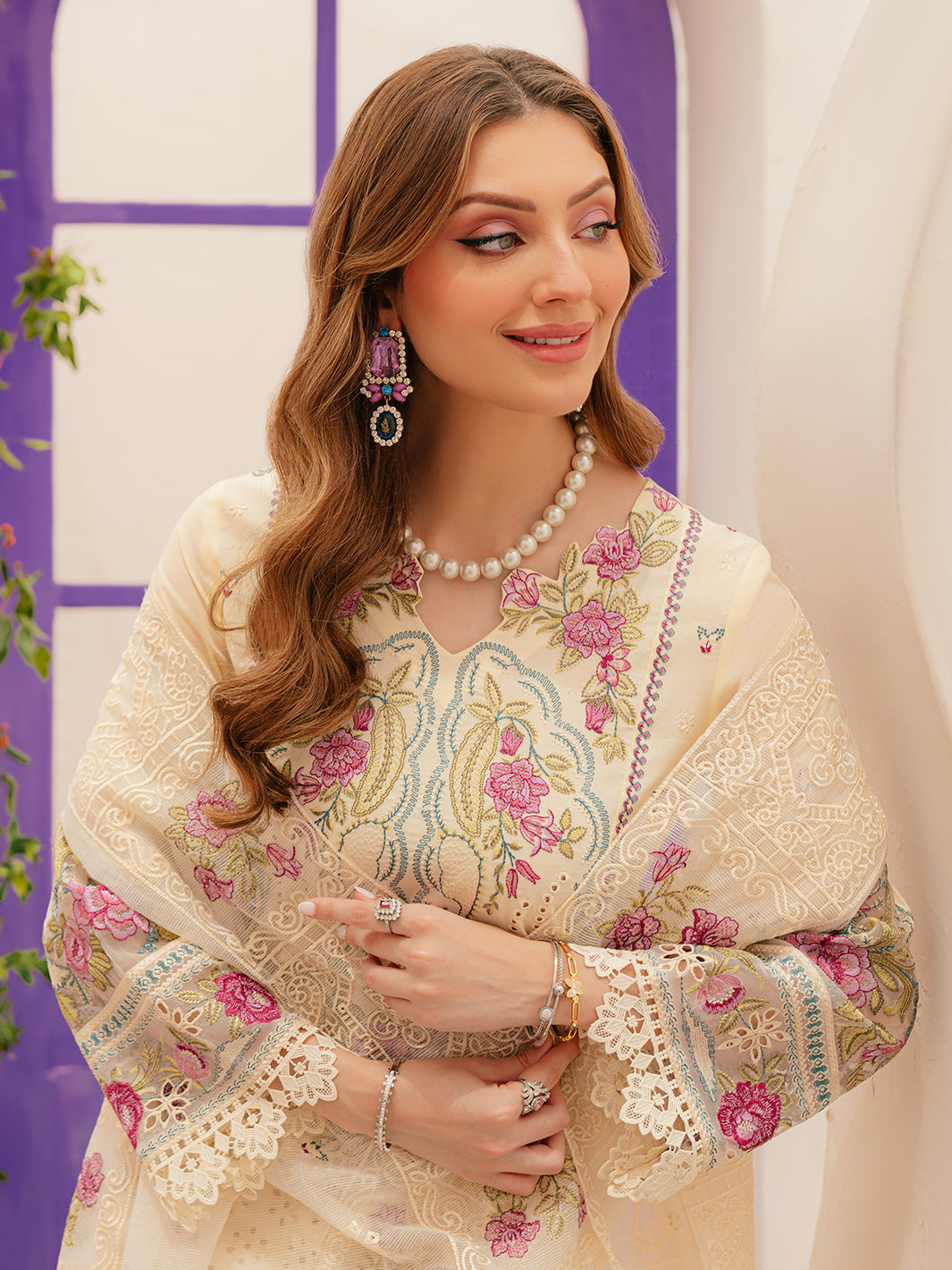 Mahnur | Allenura Luxury Lawn 24 | AMOUR