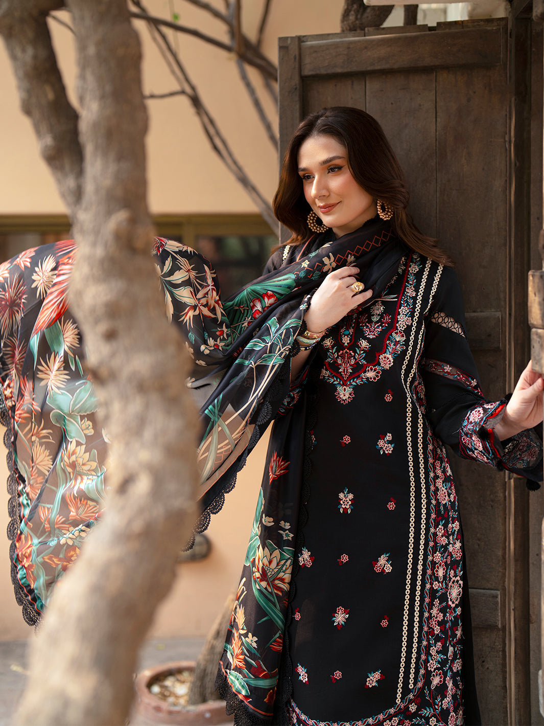 Mahnur | Angan Embroidered Lawn 26 | AN-007