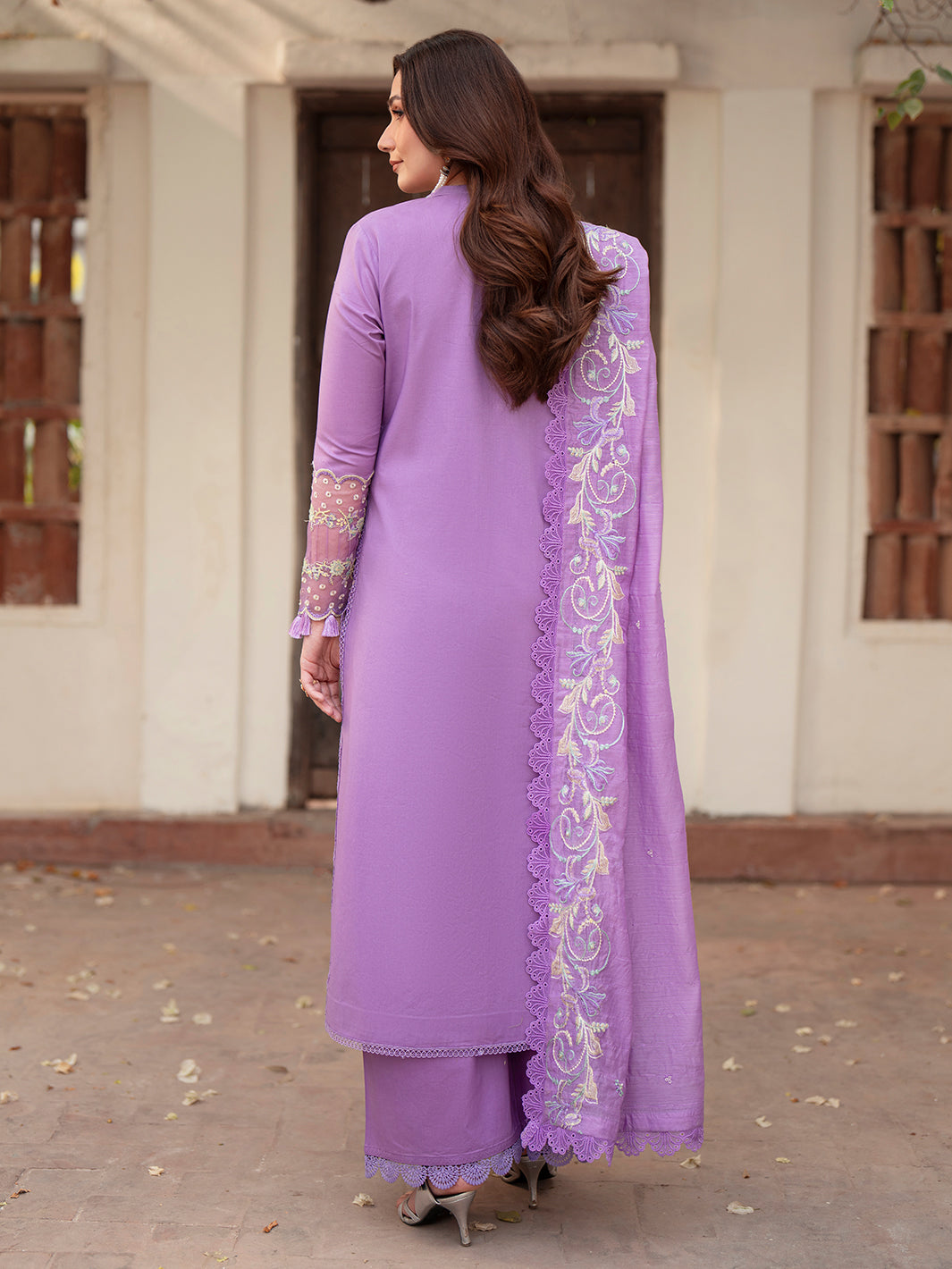 Mahnur | Angan Embroidered Lawn 26 | AN-09