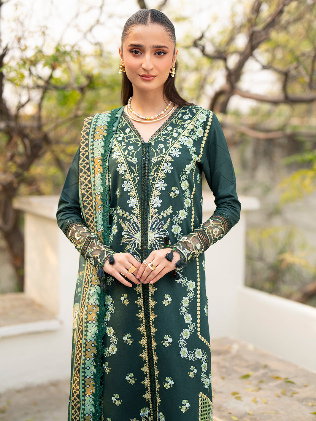 Mahnur | Angan Embroidered Lawn 26 | AN-010