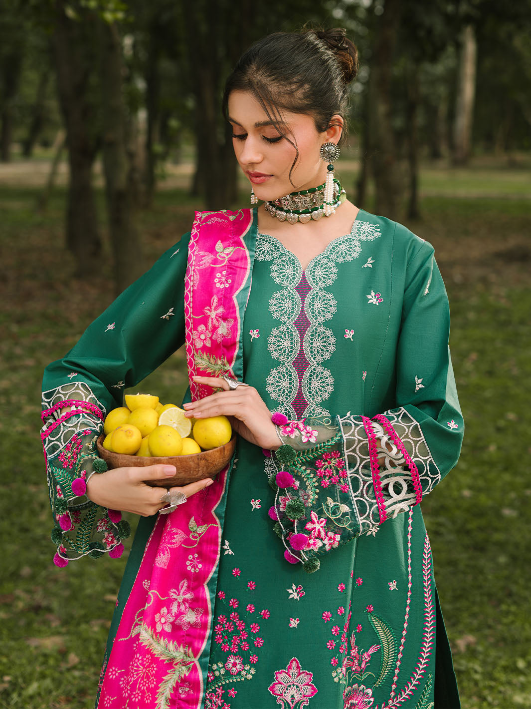 Mahnur | Dahlia Luxury Lawn 25 | Ara