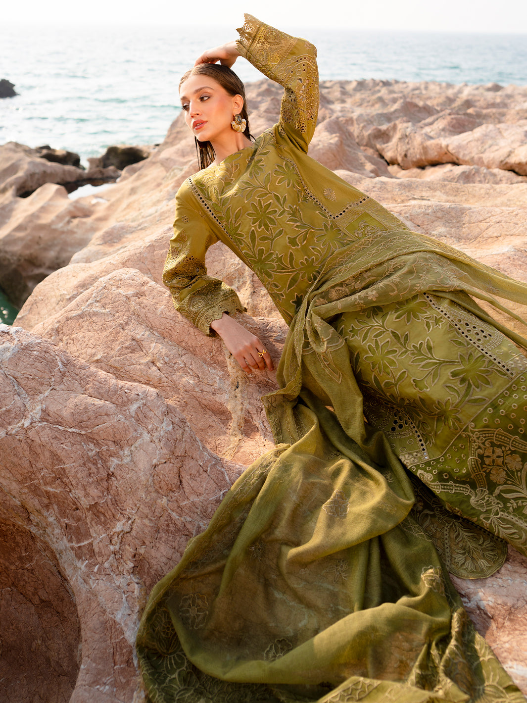 Mahnur | Sirena Luxury Lawn 25 | Adrienne