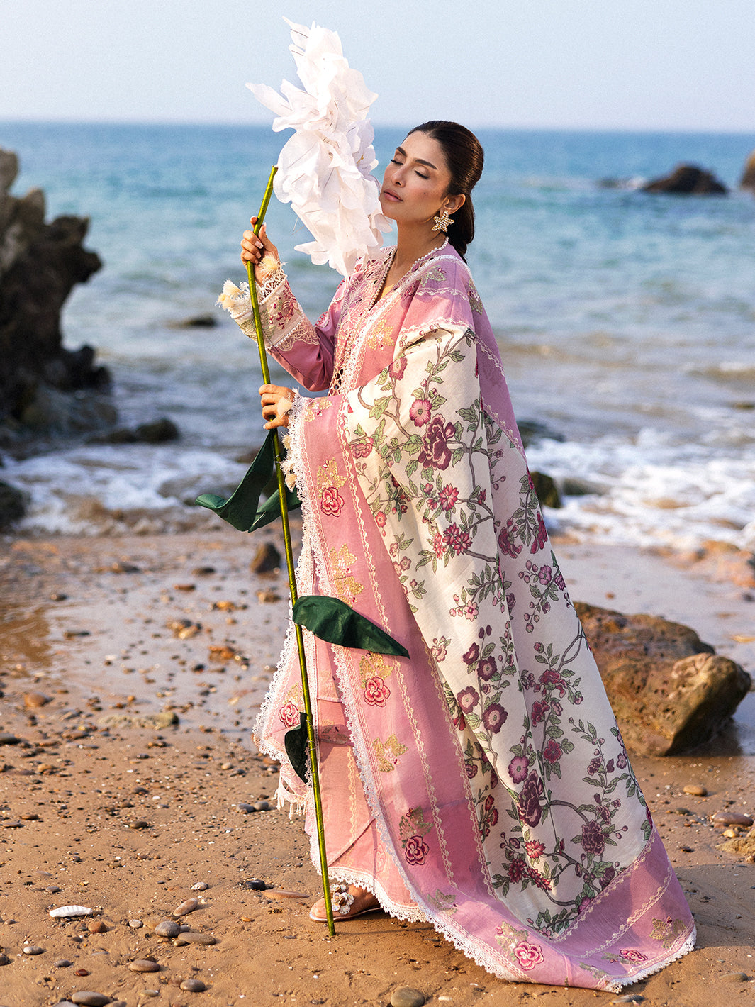 Mahnur | Sirena Luxury Lawn 25 | Aria