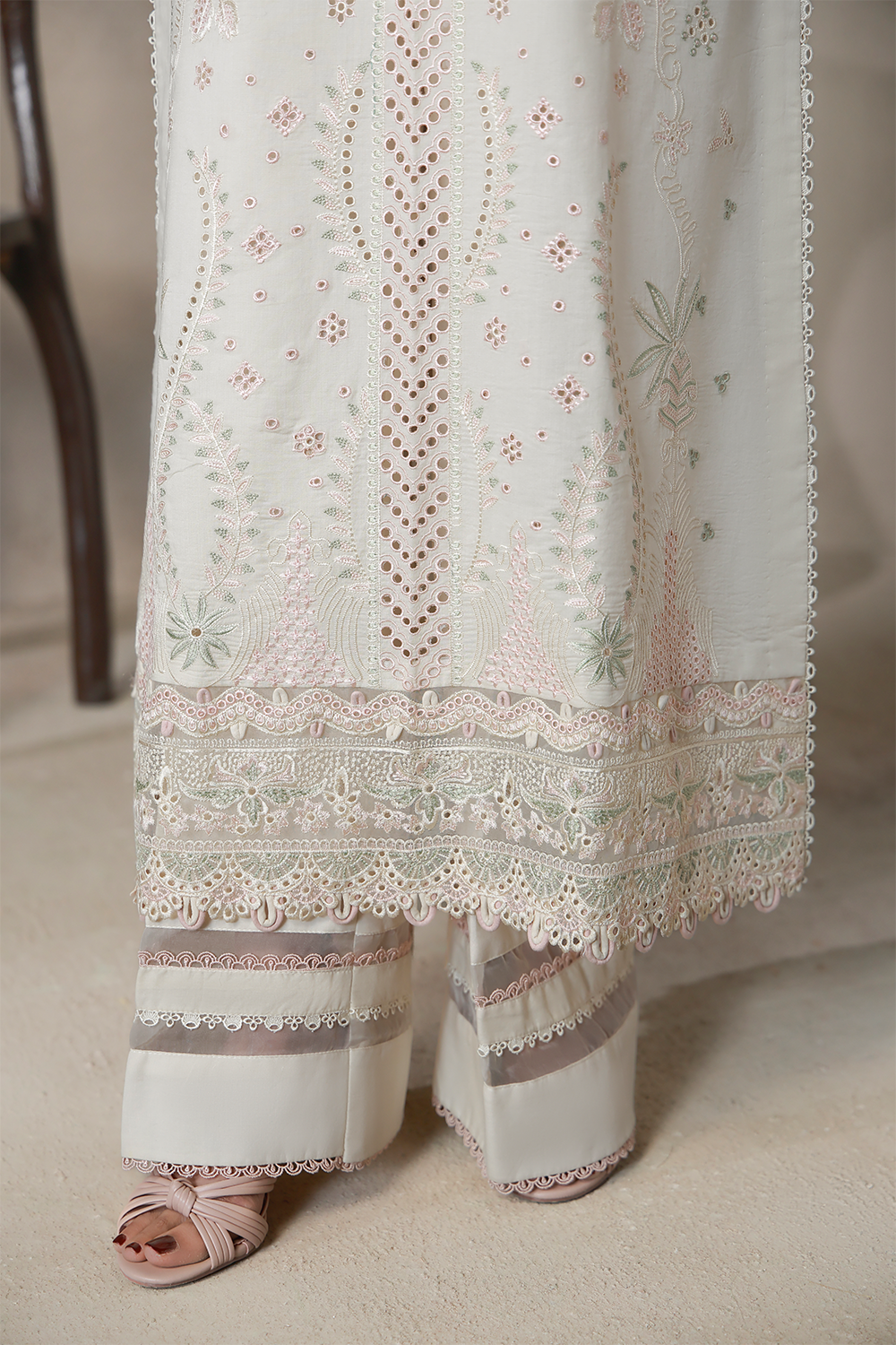 Aabyaan | Saagar Luxury Festive Lawn 26 | NAIRAH (AL-06)