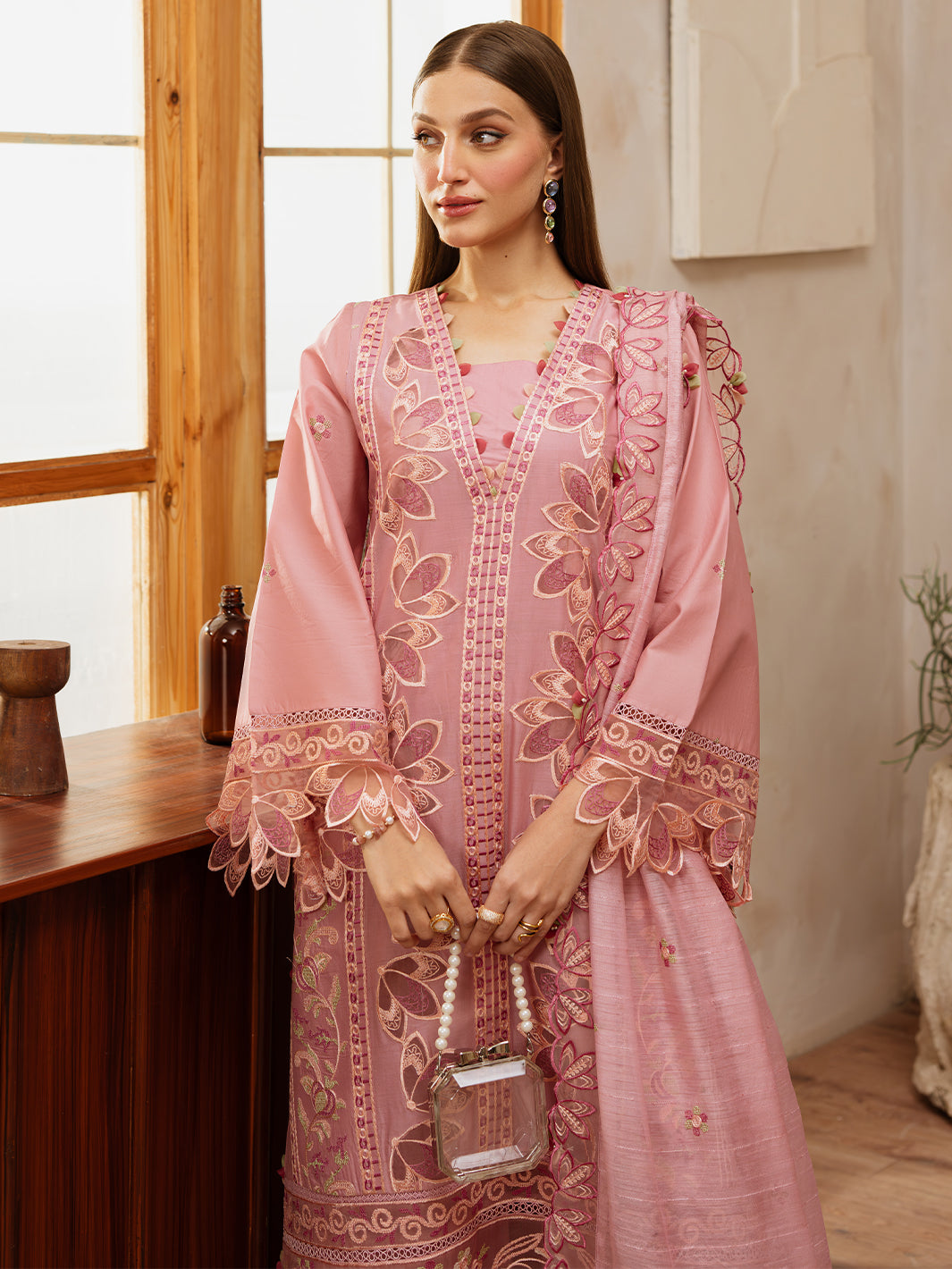 Mahnur | Florence Luxury Lawn 25 | AZMEY