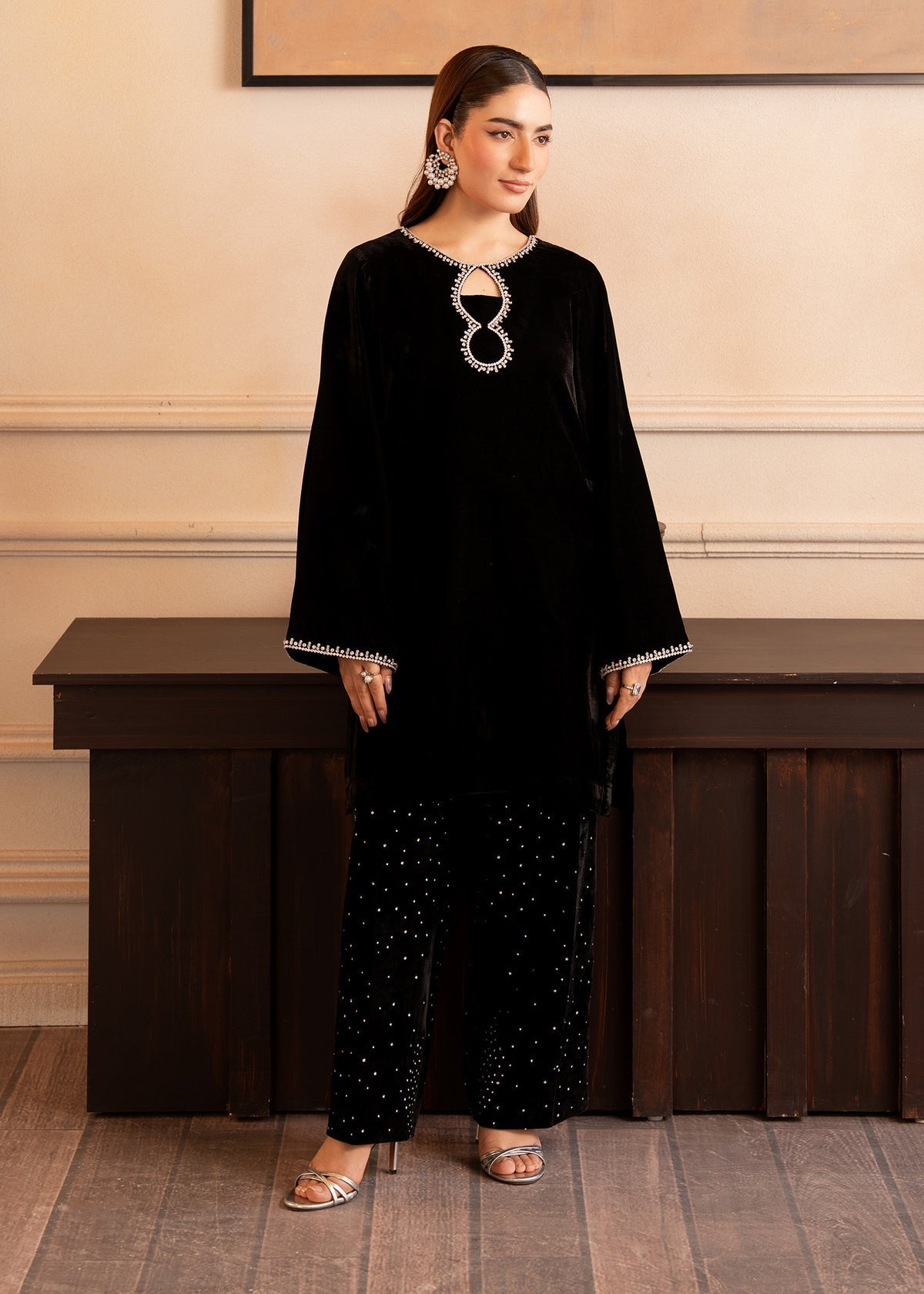 Fozia Khalid | The Velvet Rise 25 | NOIR GLEAM