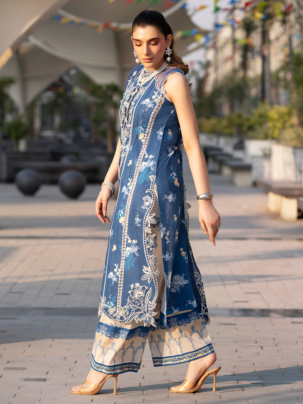 Mahnur | Broadway Luxury Lawn 26 | BW - 003