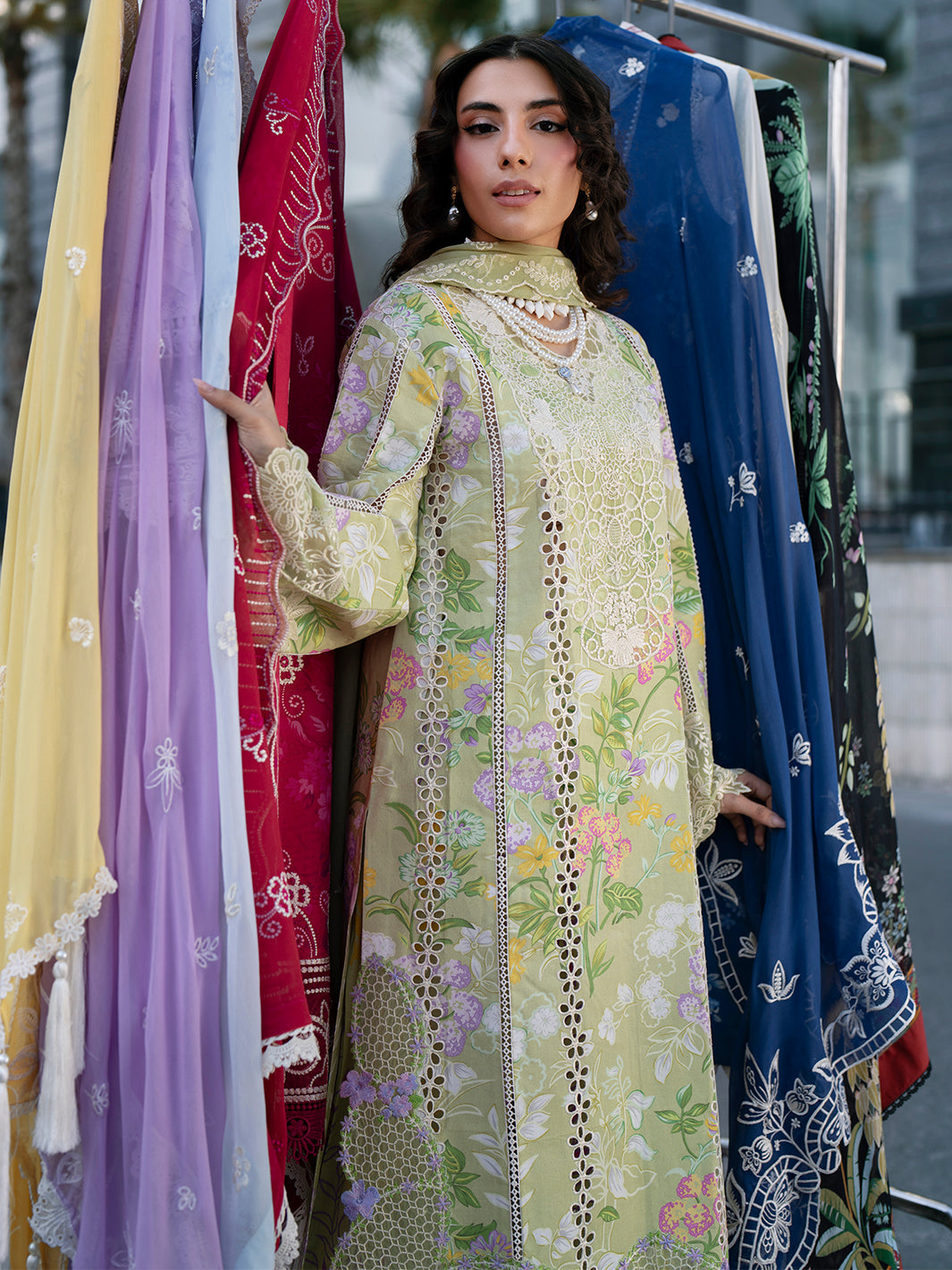 Mahnur | Broadway Luxury Lawn 26 | BW - 005