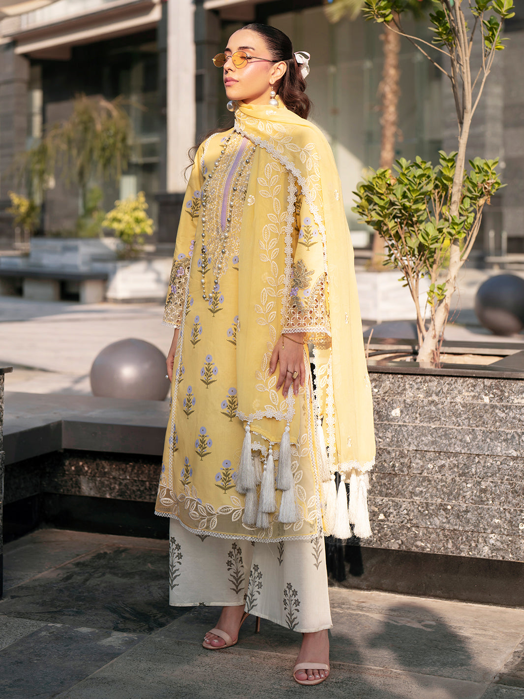 Mahnur | Broadway Luxury Lawn 26 | BW - 006