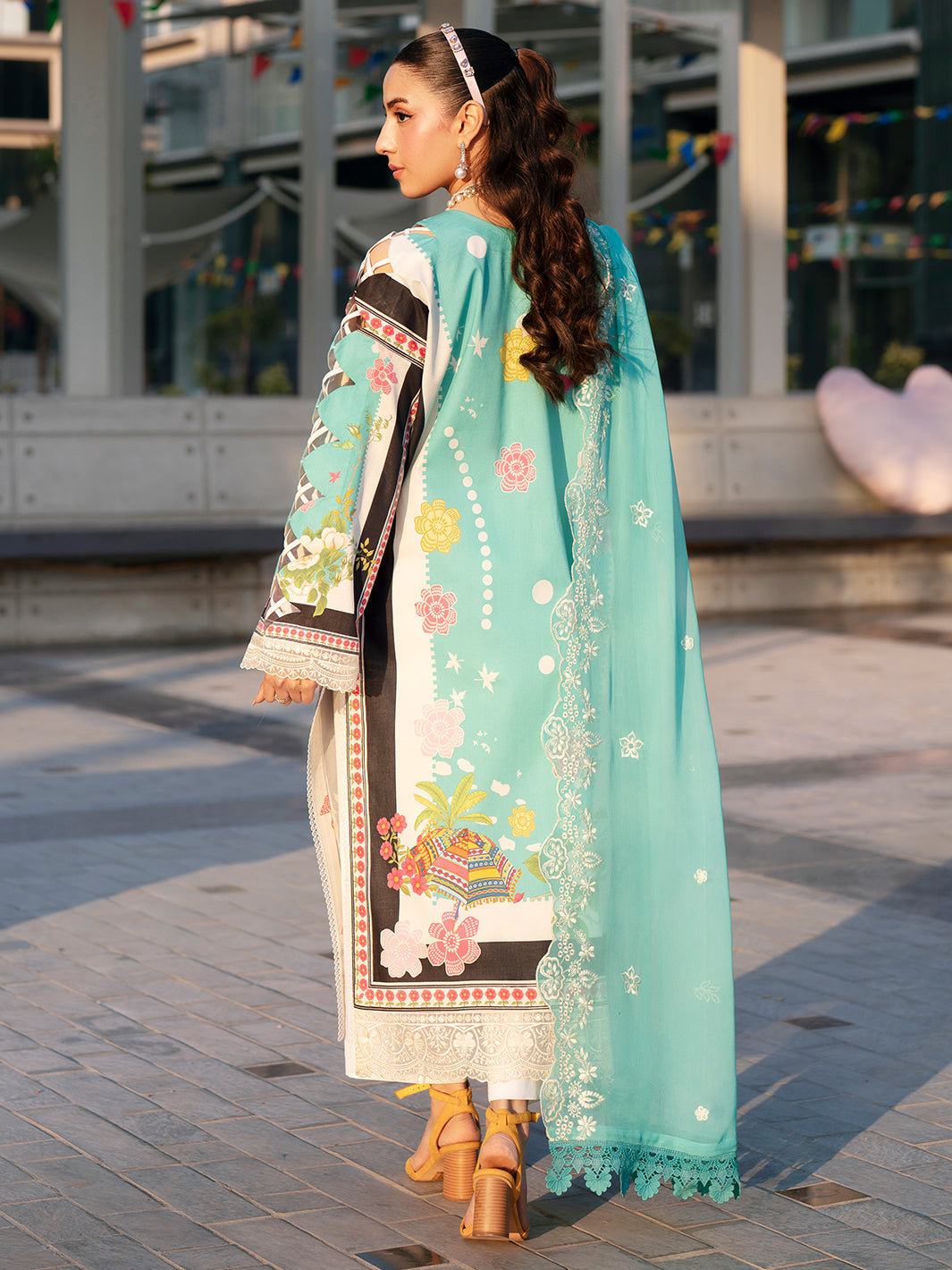 Mahnur | Broadway Luxury Lawn 26 | BW - 007