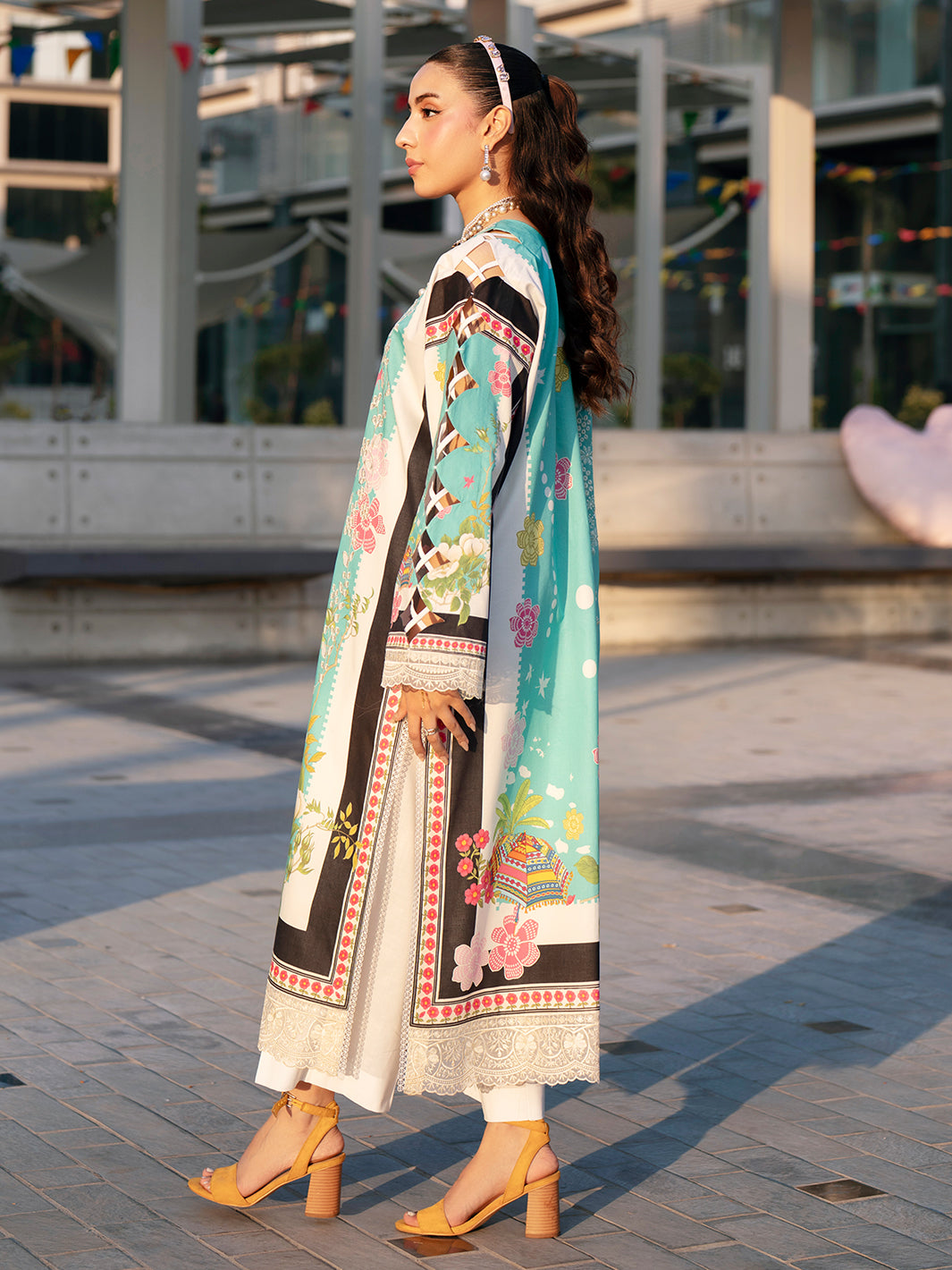 Mahnur | Broadway Luxury Lawn 26 | BW - 007