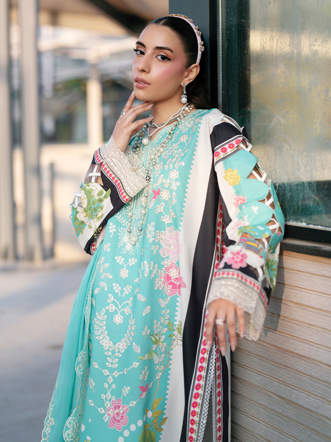 Mahnur | Broadway Luxury Lawn 26 | BW - 007