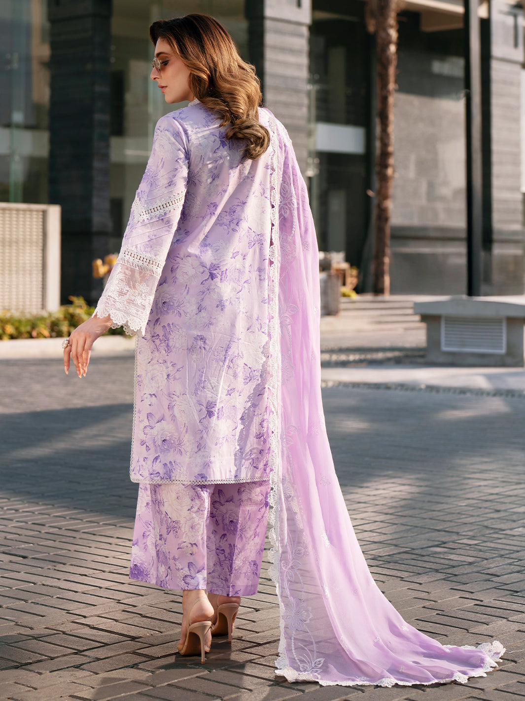 Mahnur | Broadway Luxury Lawn 26 | BW - 009