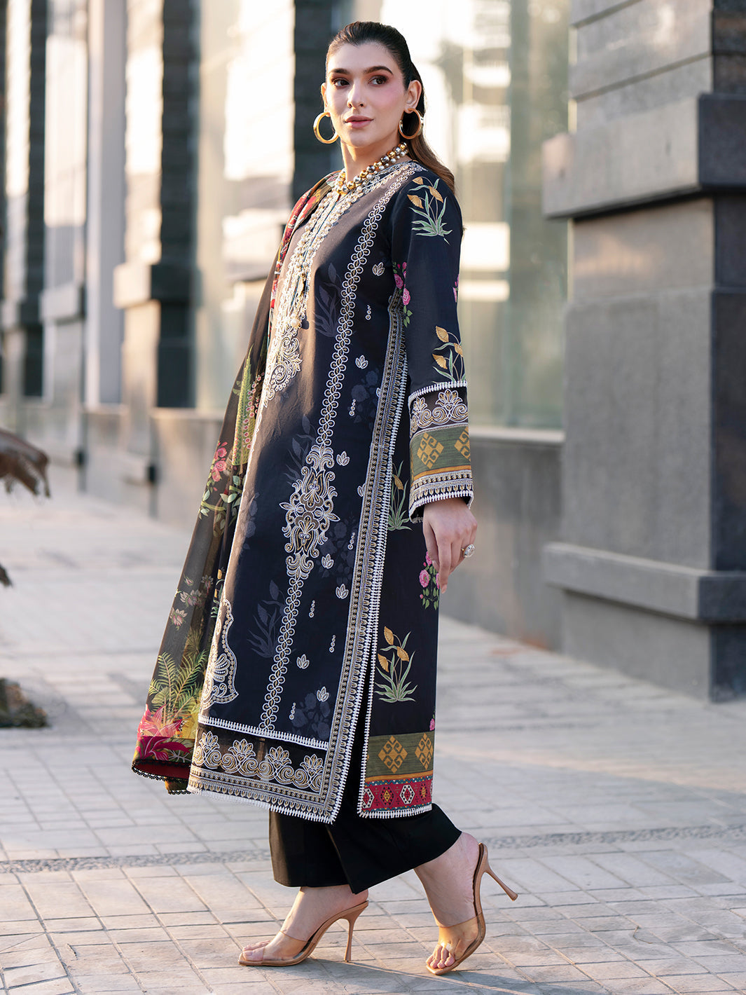 Mahnur | Broadway Luxury Lawn 26 | BW - 014