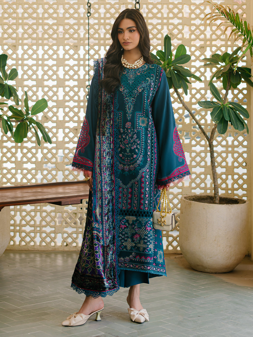 Bin Ilyas | Olivia Embroidered Winter 24 | 521 - B