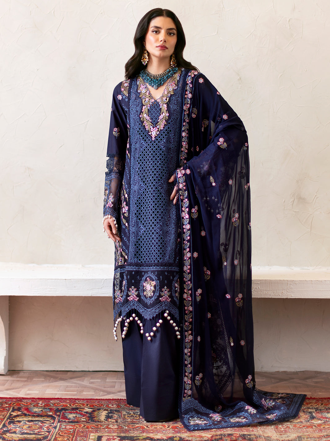 Mahnur | Sophie Luxury Lawn 25 | Blake