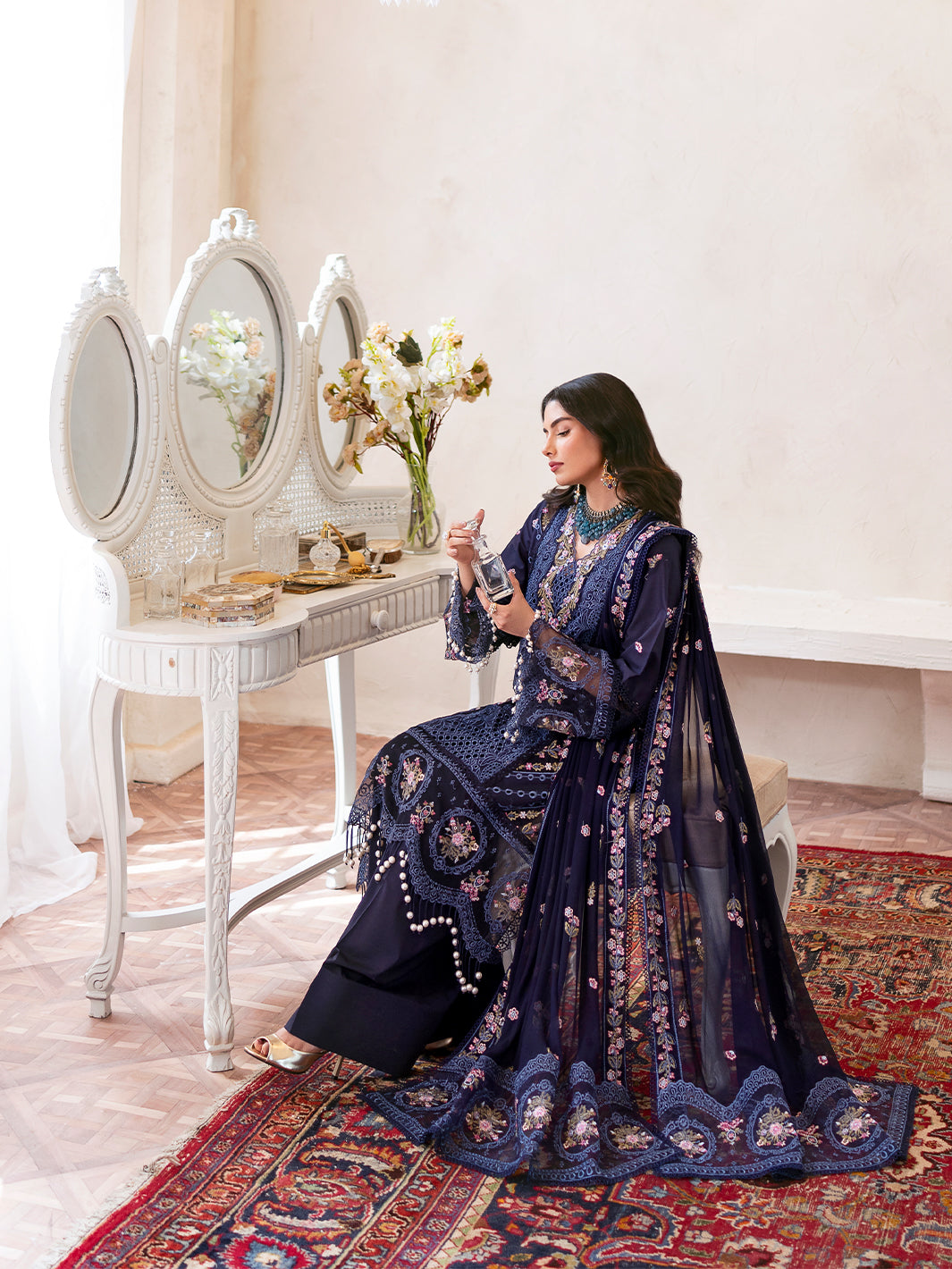 Mahnur | Sophie Luxury Lawn 25 | Blake