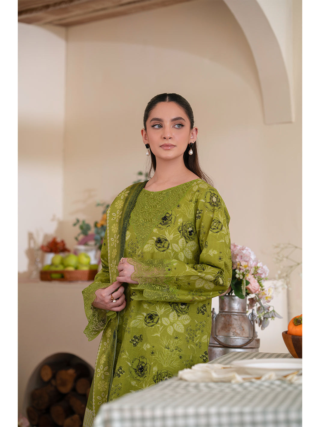 Mahnur | Leila Winter 24 | Cedar