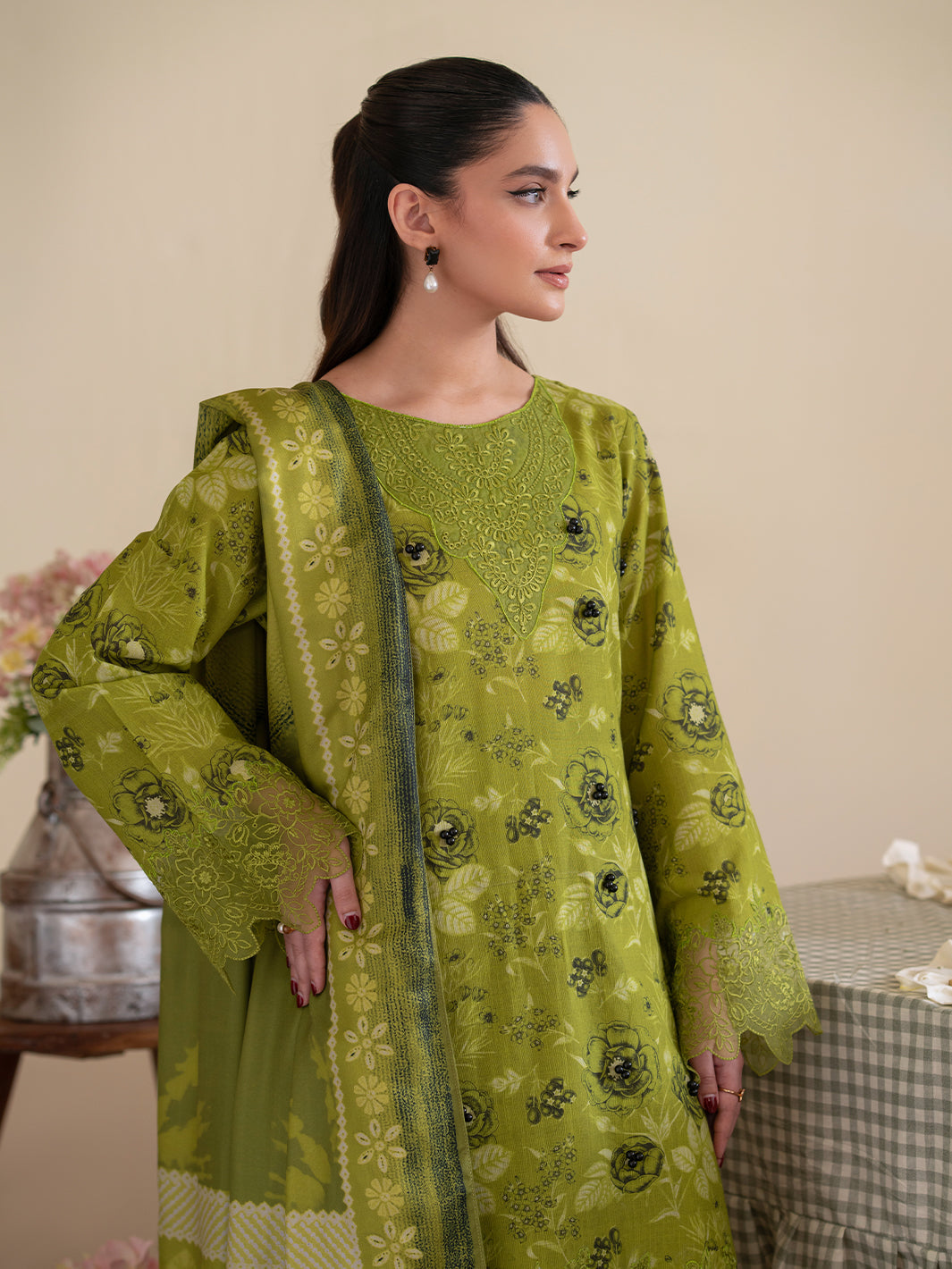 Mahnur | Leila Winter 24 | Cedar