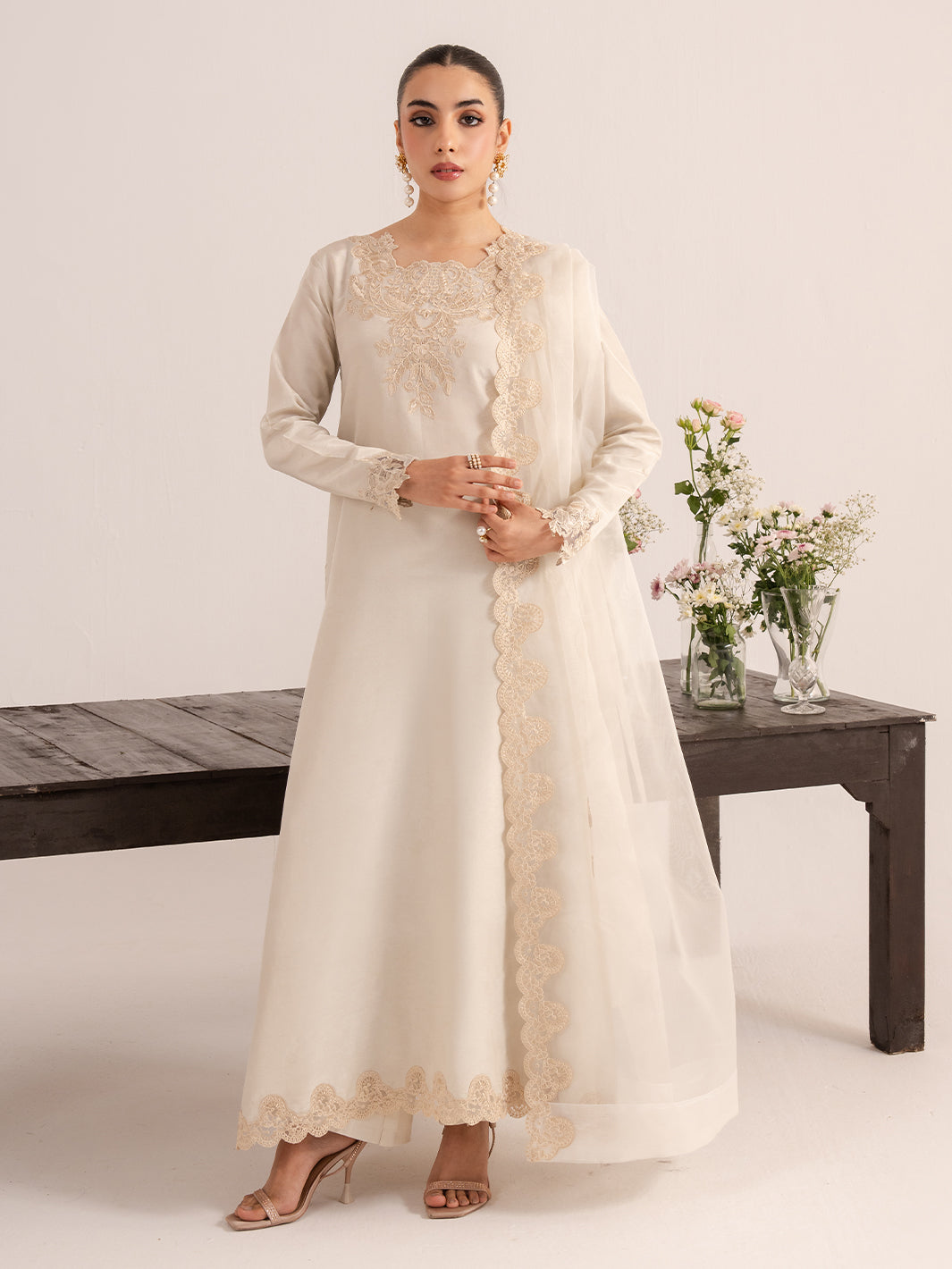 Izel | The Silk Chapter | Creme