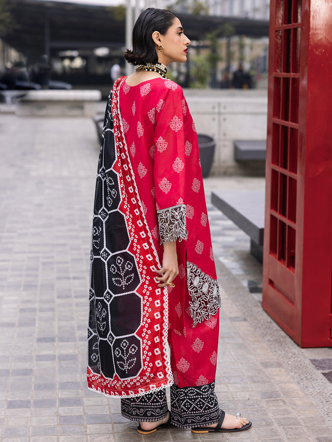 Mahnur | Broadway Luxury Lawn 25 | Azelea