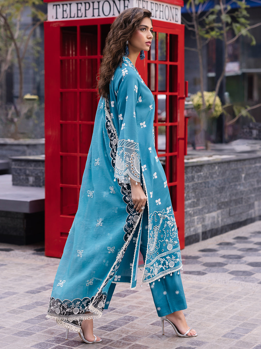 Mahnur | Broadway Luxury Lawn 25 | Scarlet