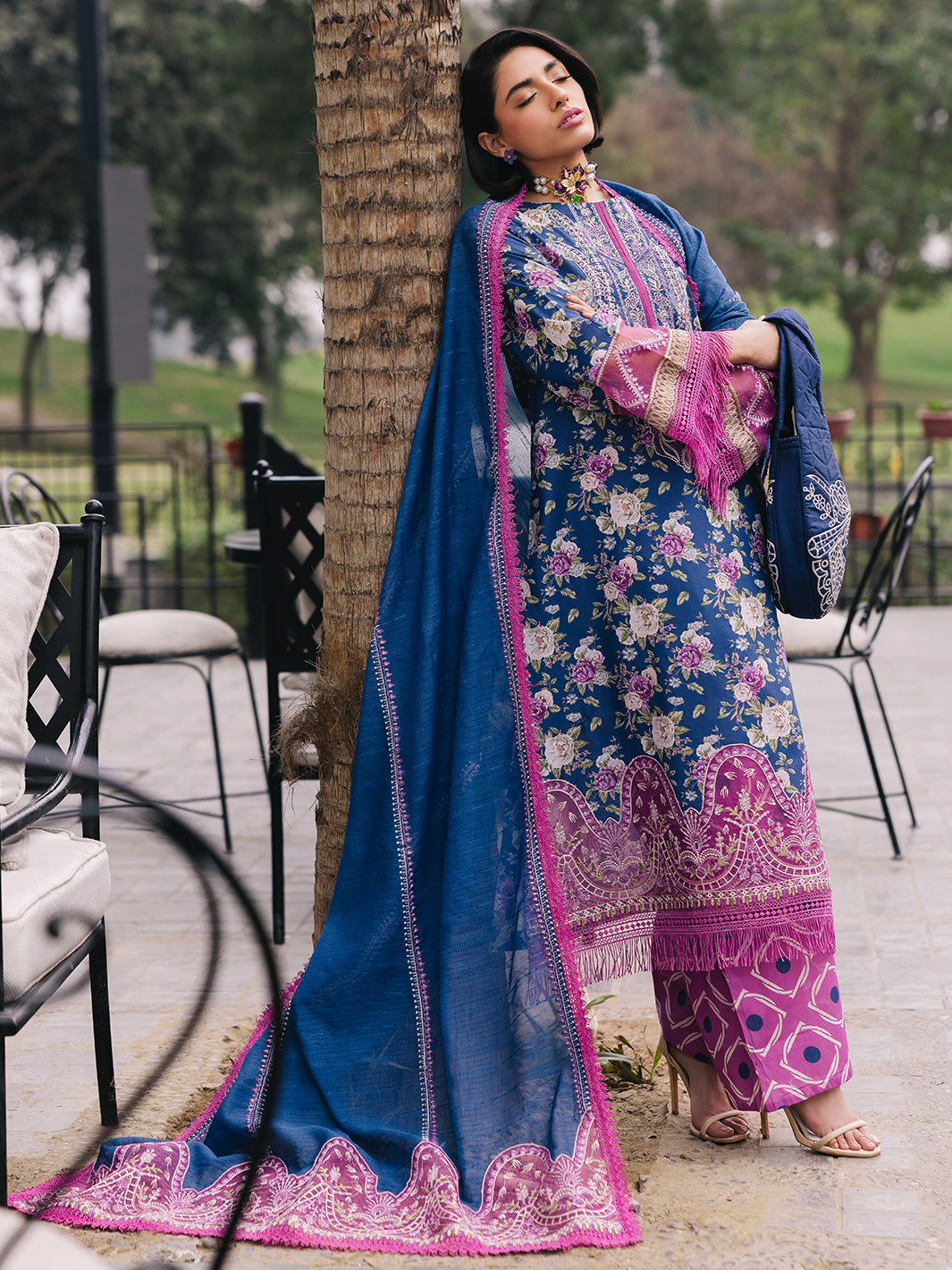 Mahnur | Broadway Luxury Lawn 25 | Ires